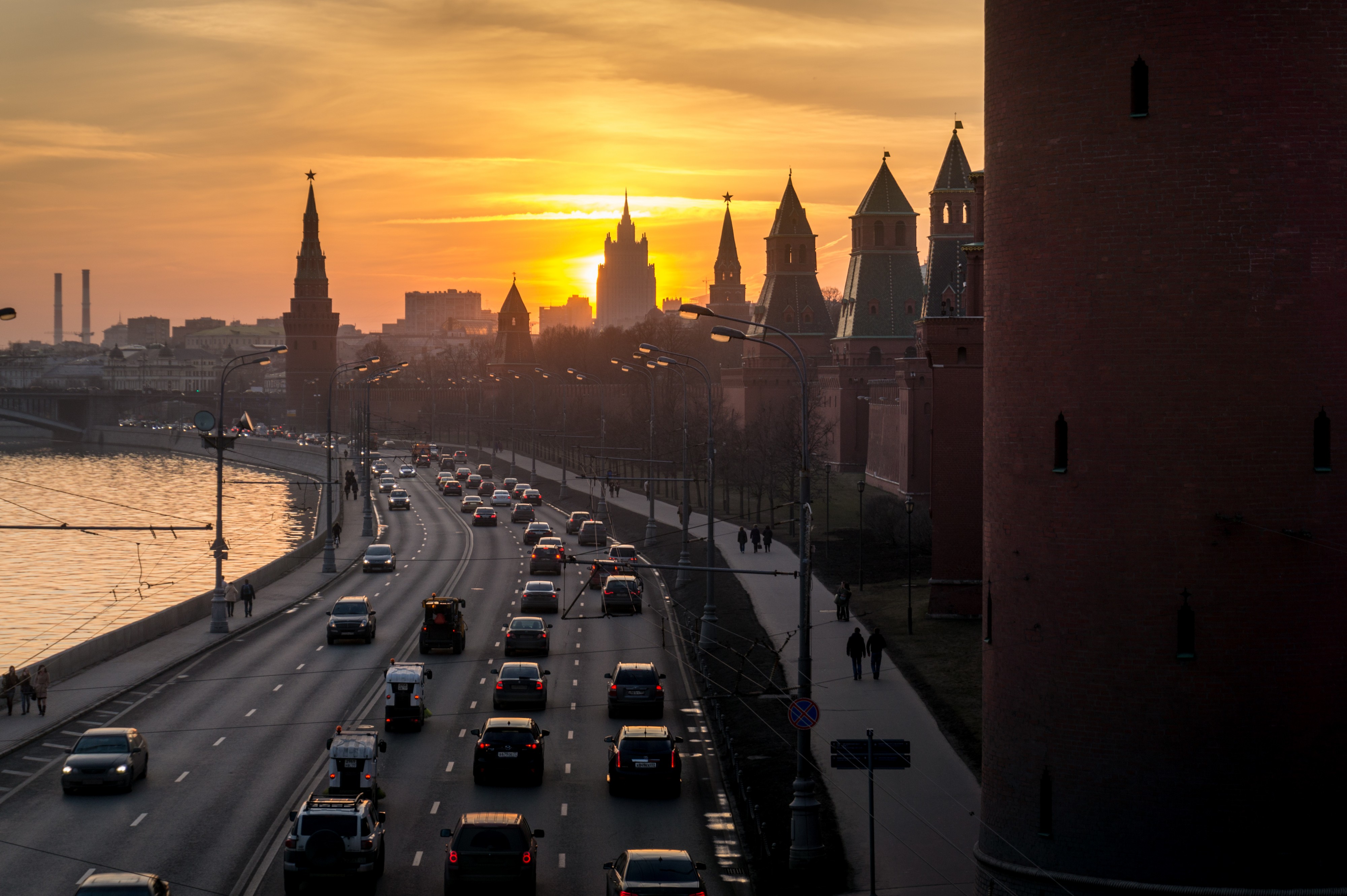 Sunset near Kremlin - panoramio (1)