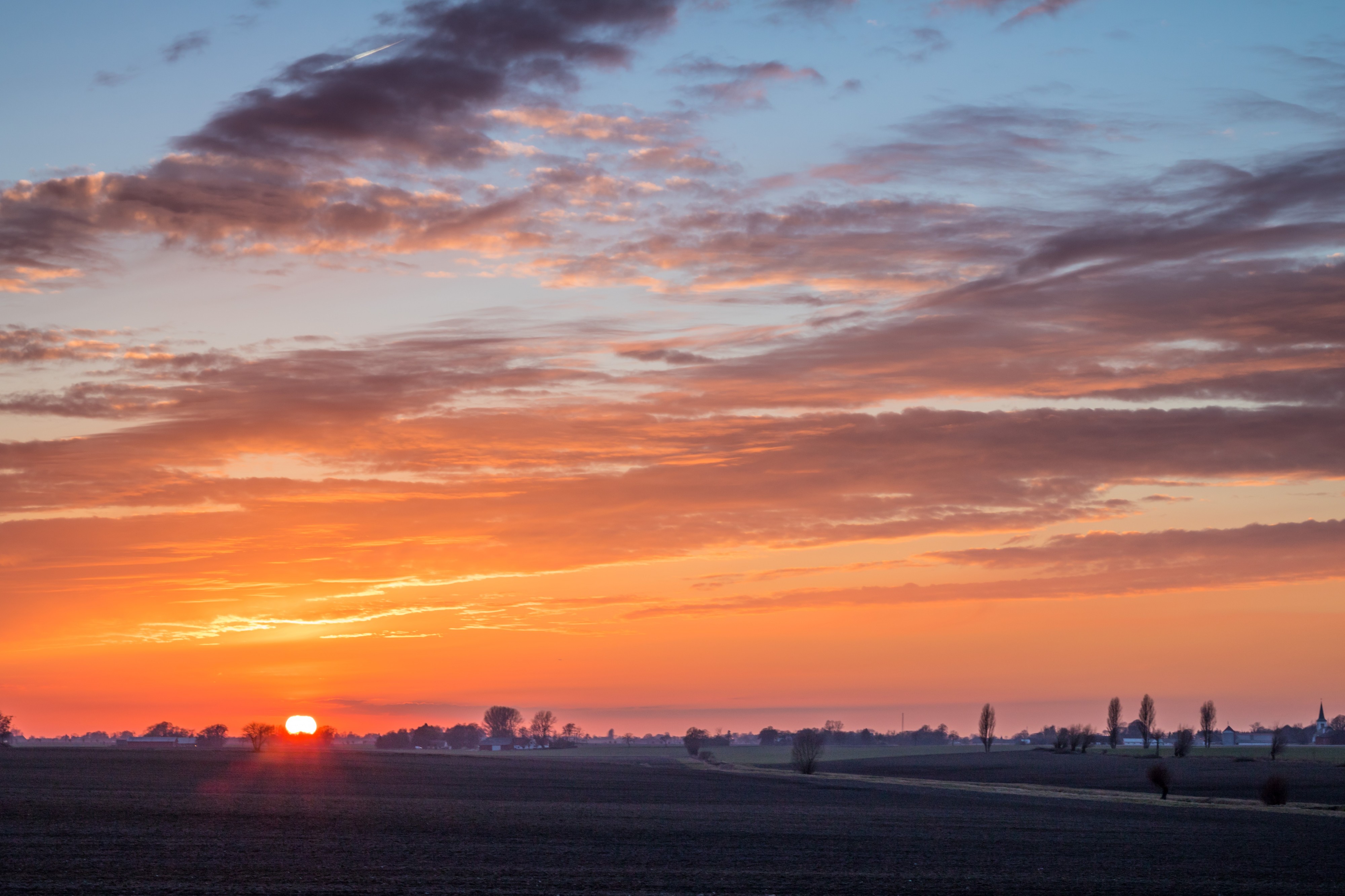 Sunset on the Countryside (33592798321)