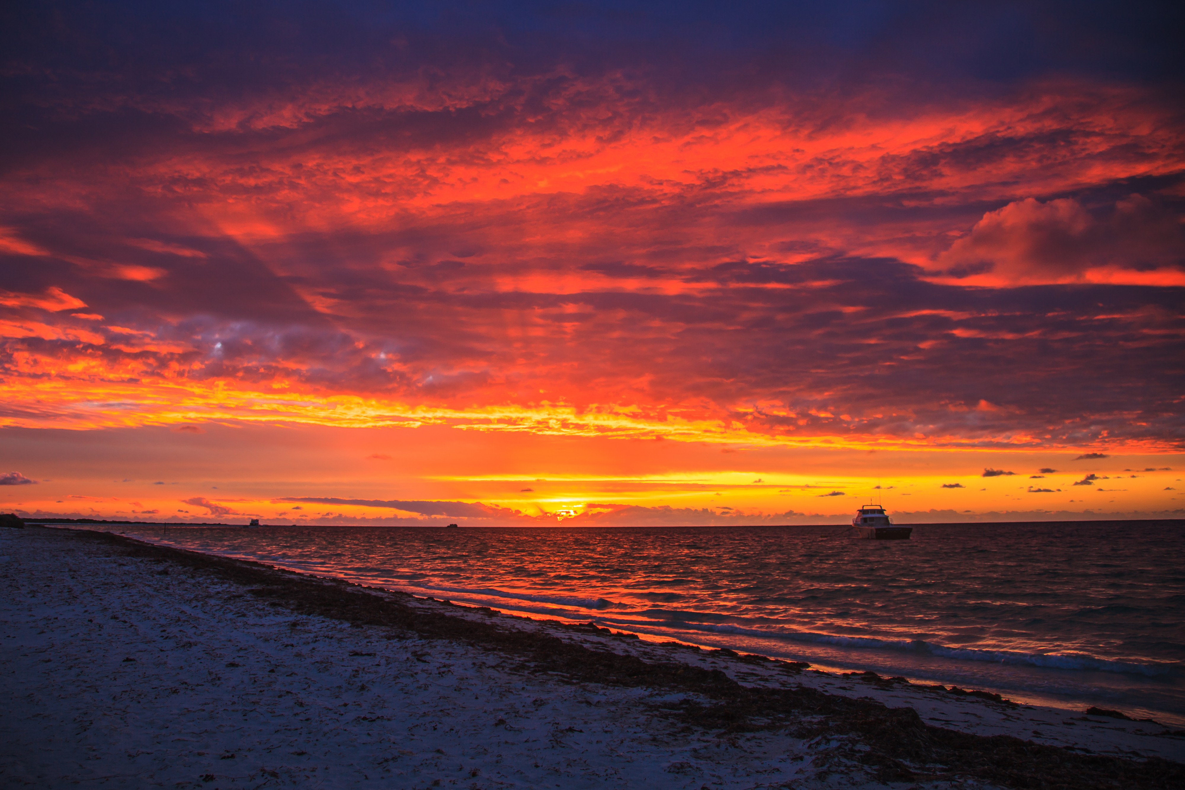 Yet another Indian Ocean sunset near Cervantes, WA (13113588165)