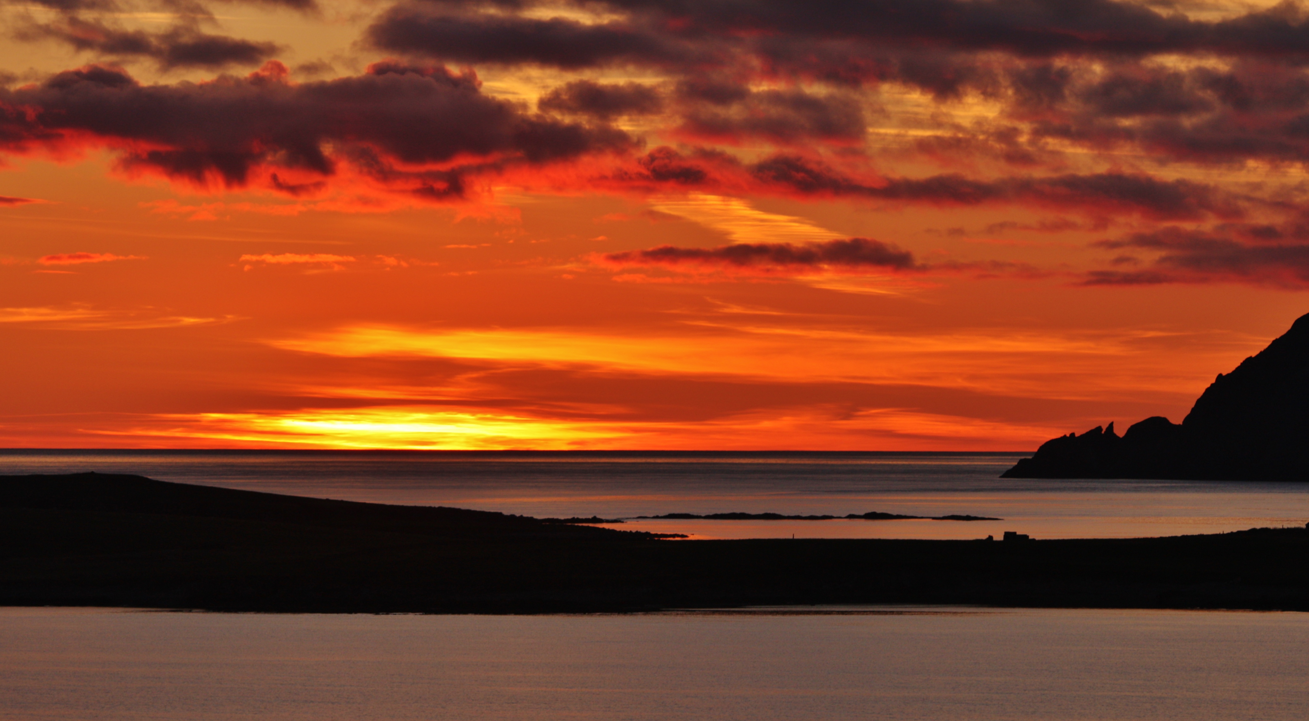 West Voe sundown IMG 1969 (15067774831)