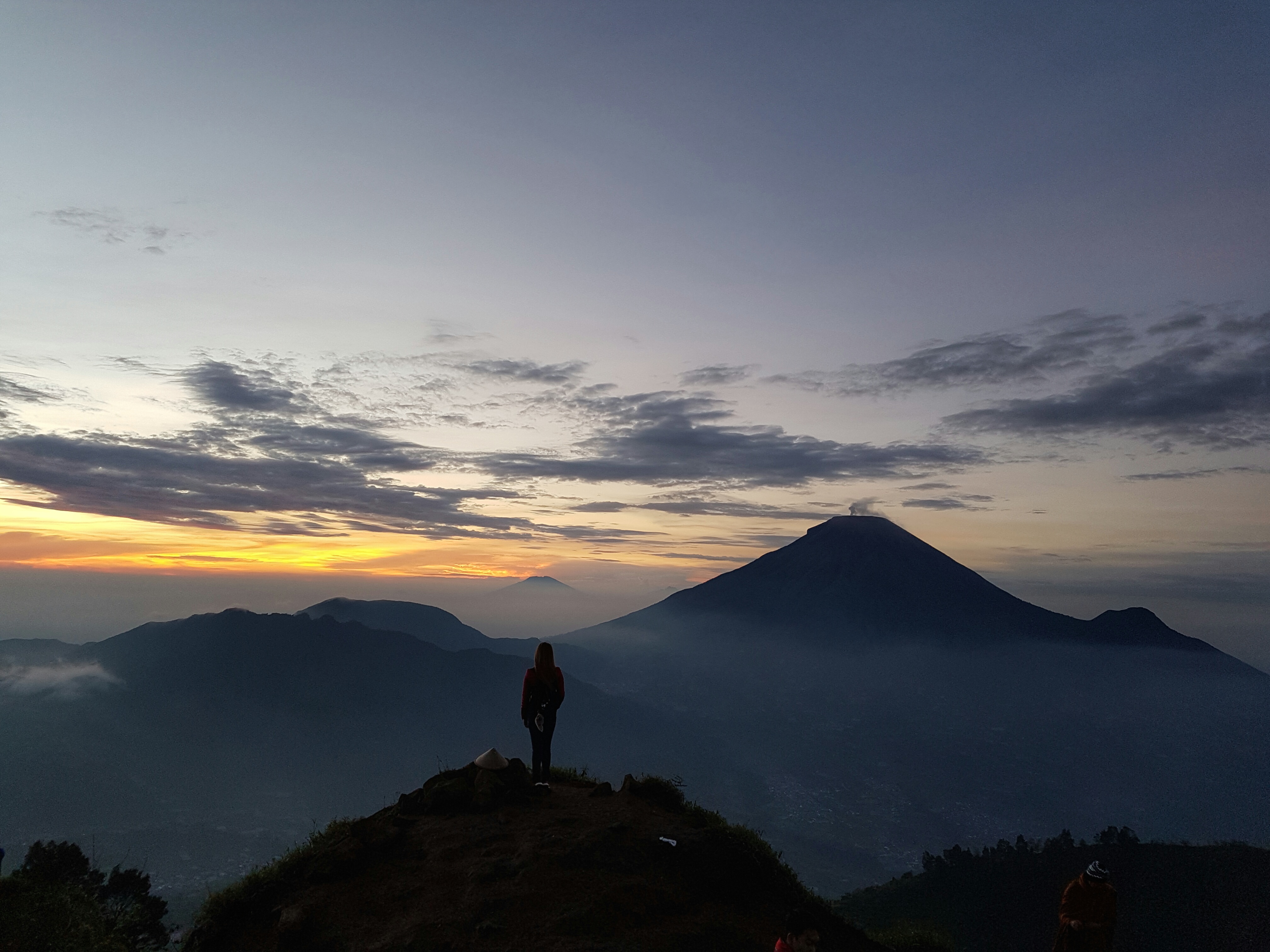 Menanti fajar