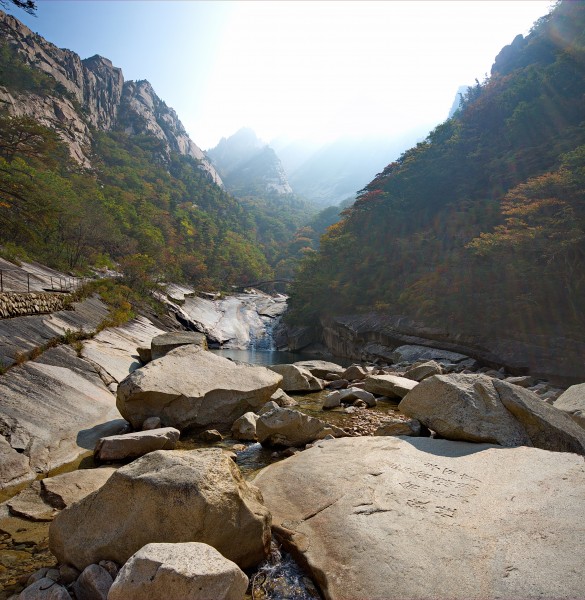 0397 - Nordkorea 2015 - Kumgang Gebirge (22340931493)