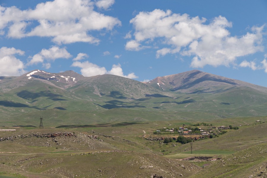 2014 Prowincja Sjunik, Zorac Karer, Widok na okoliczne wzgórza i góry (22)