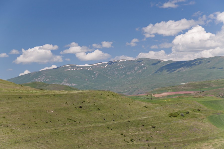 2014 Prowincja Sjunik, Zorac Karer, Widok na okoliczne wzgórza i góry (23)