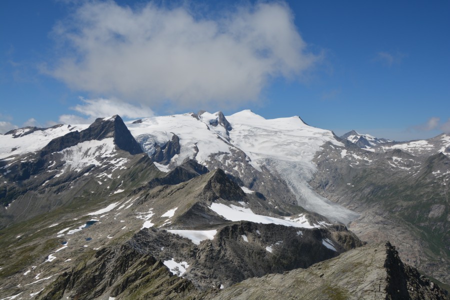 Blick vom Wildenkogel auf Venedigermassiv sowie Inneren und Äußeren Knorrkogel b