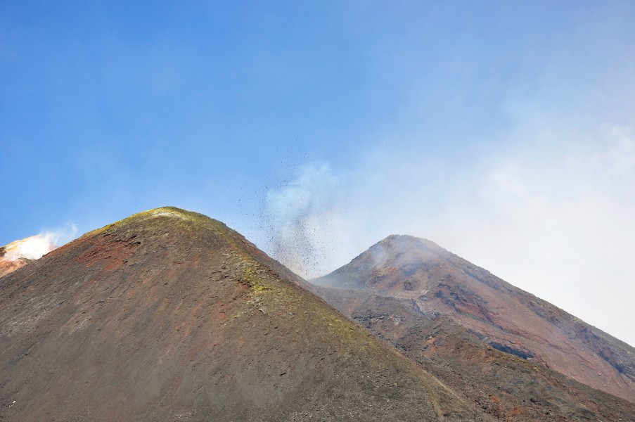 Etna eruptions April 2012