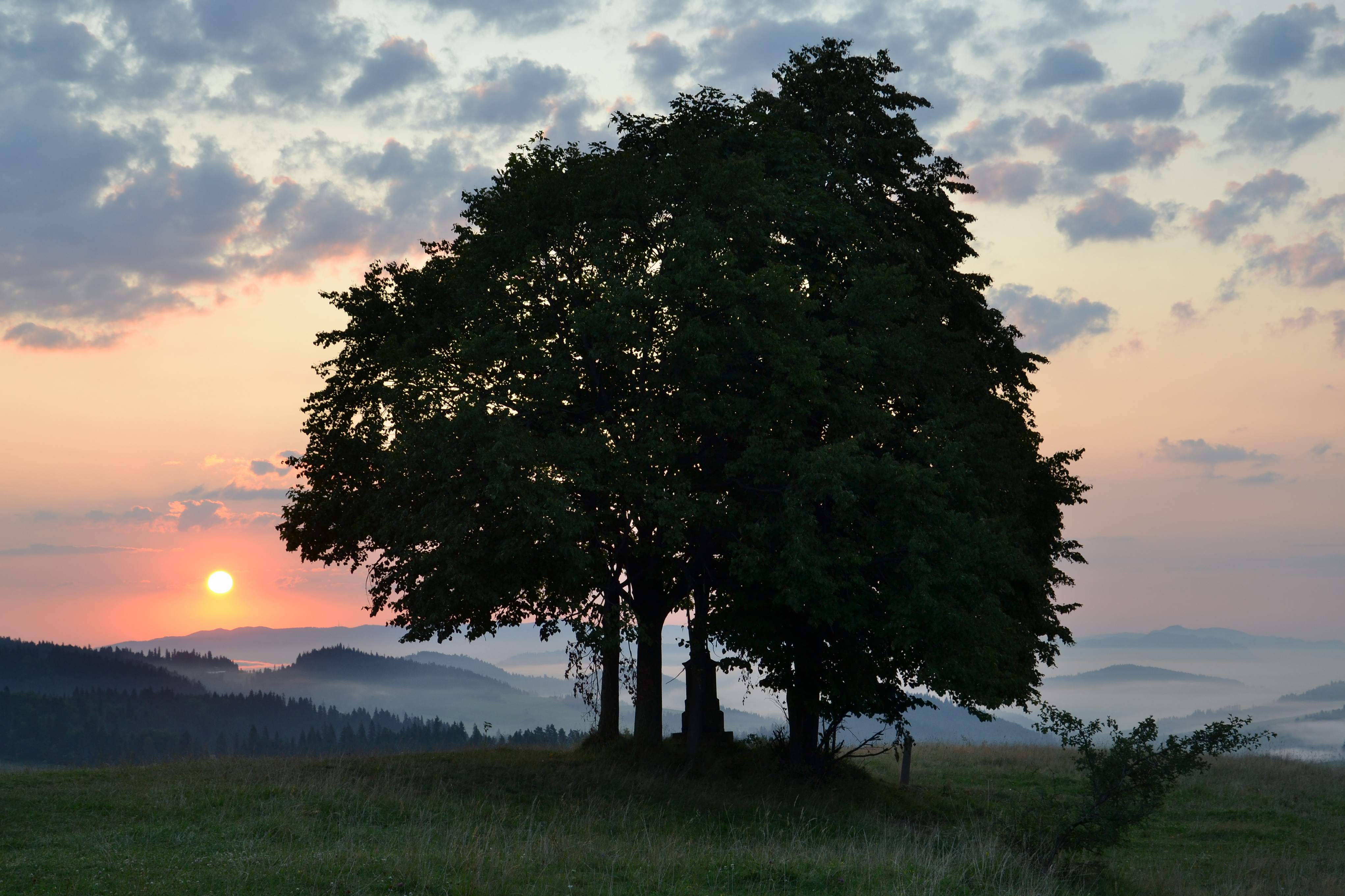 Sunrise in Pieniny, Poland 03