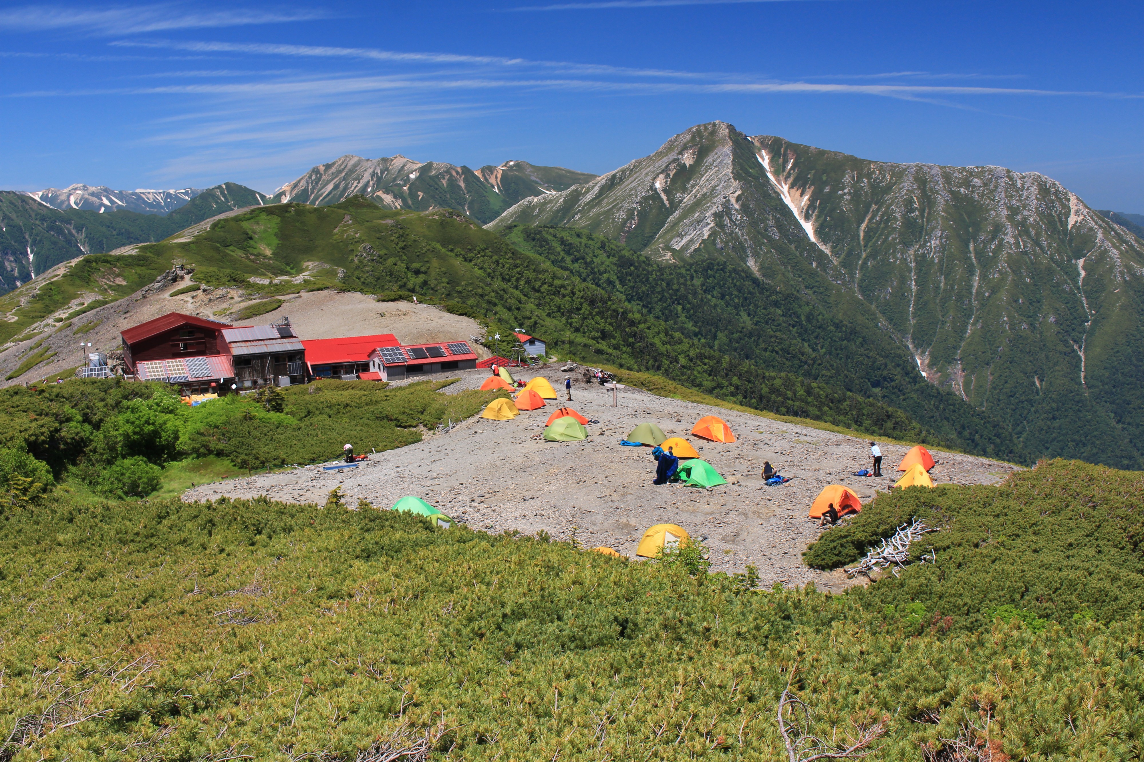 Chogatake Hutte and Mount Jonen s2