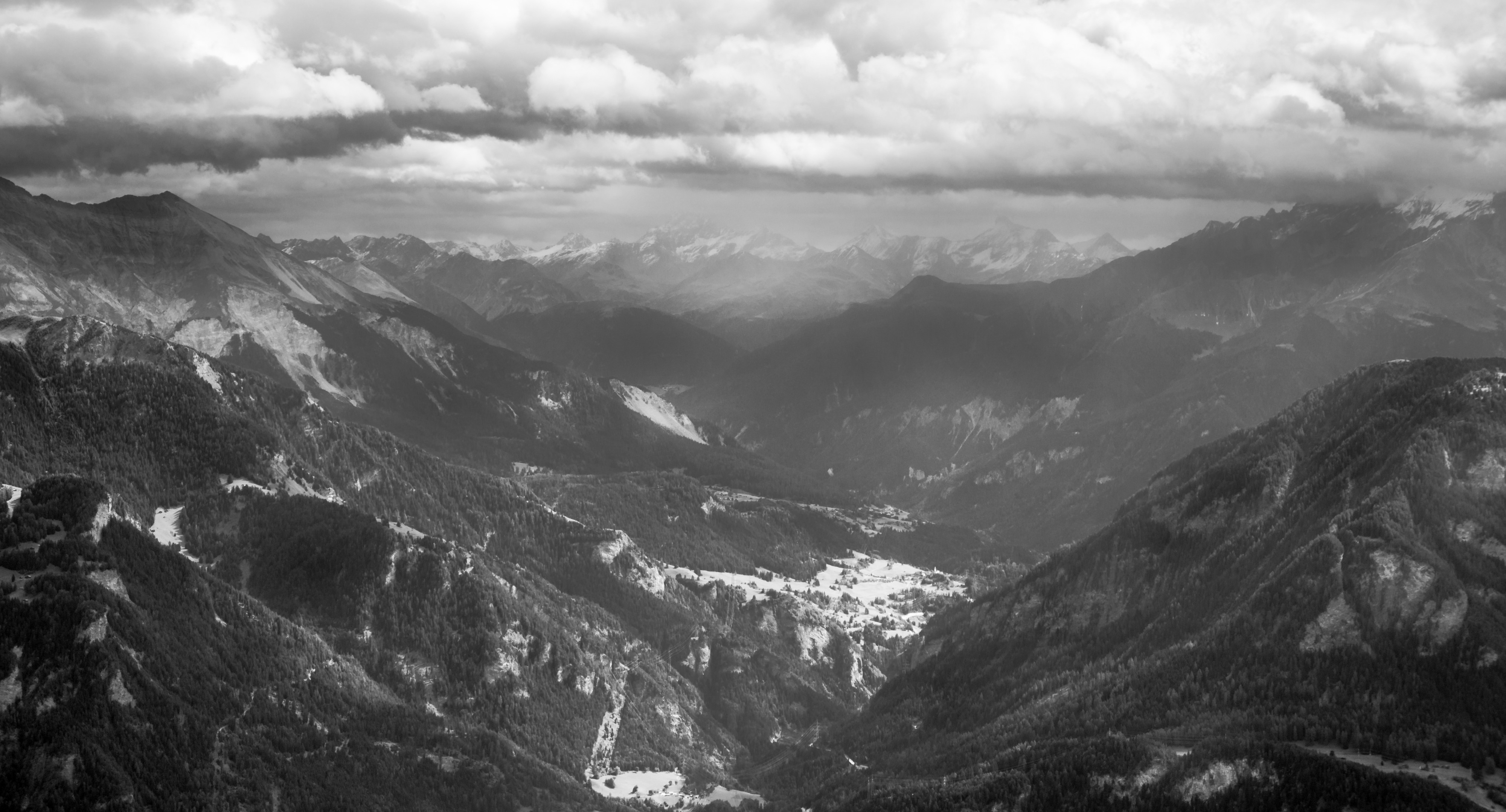 Schin Gorge as seen from Tguma (1)