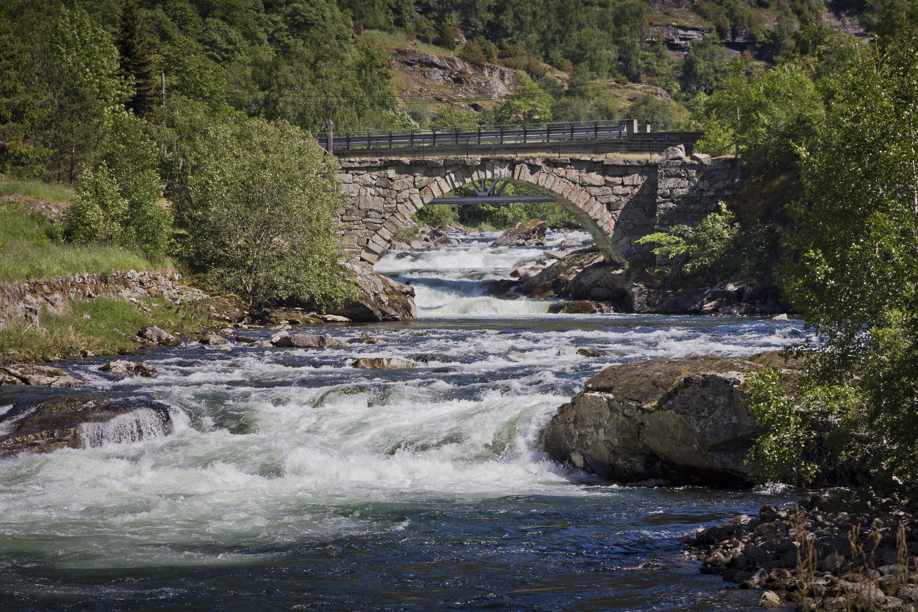 A stone arch bridge in Lærdalen, 2013 June