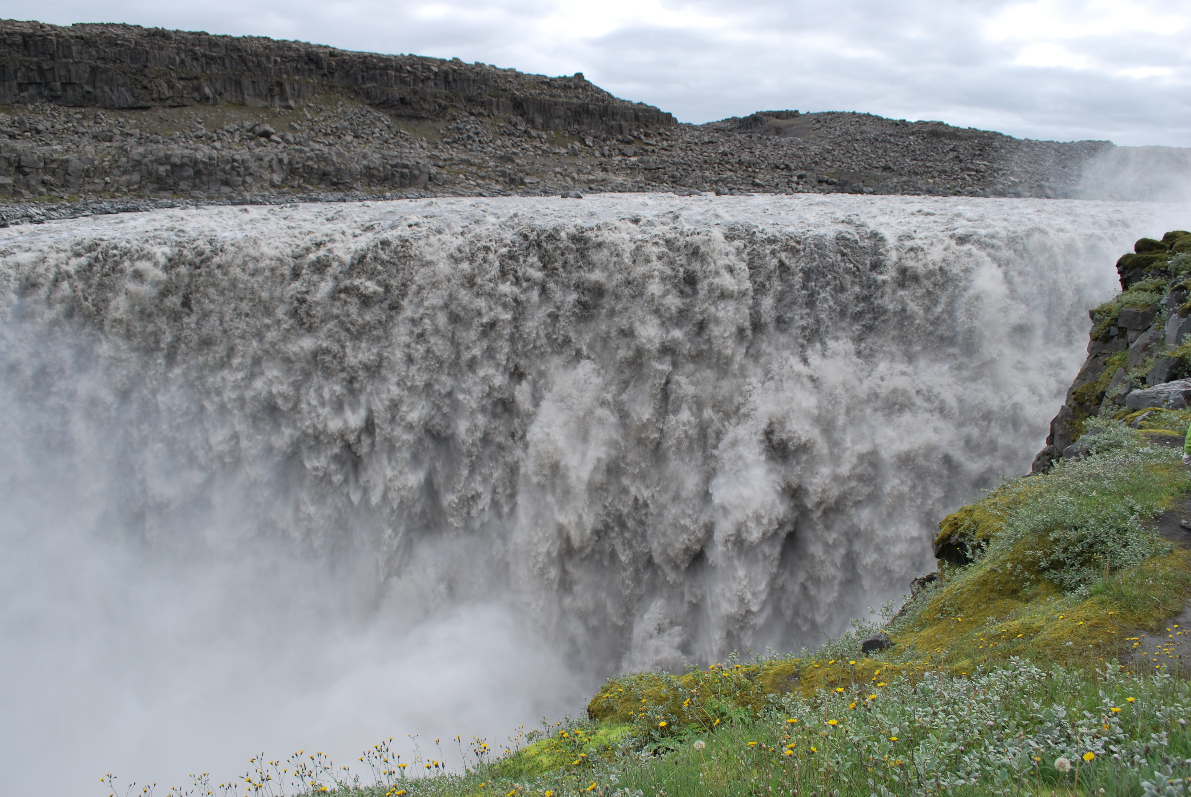 Dettifoss in summer 2009 (5)