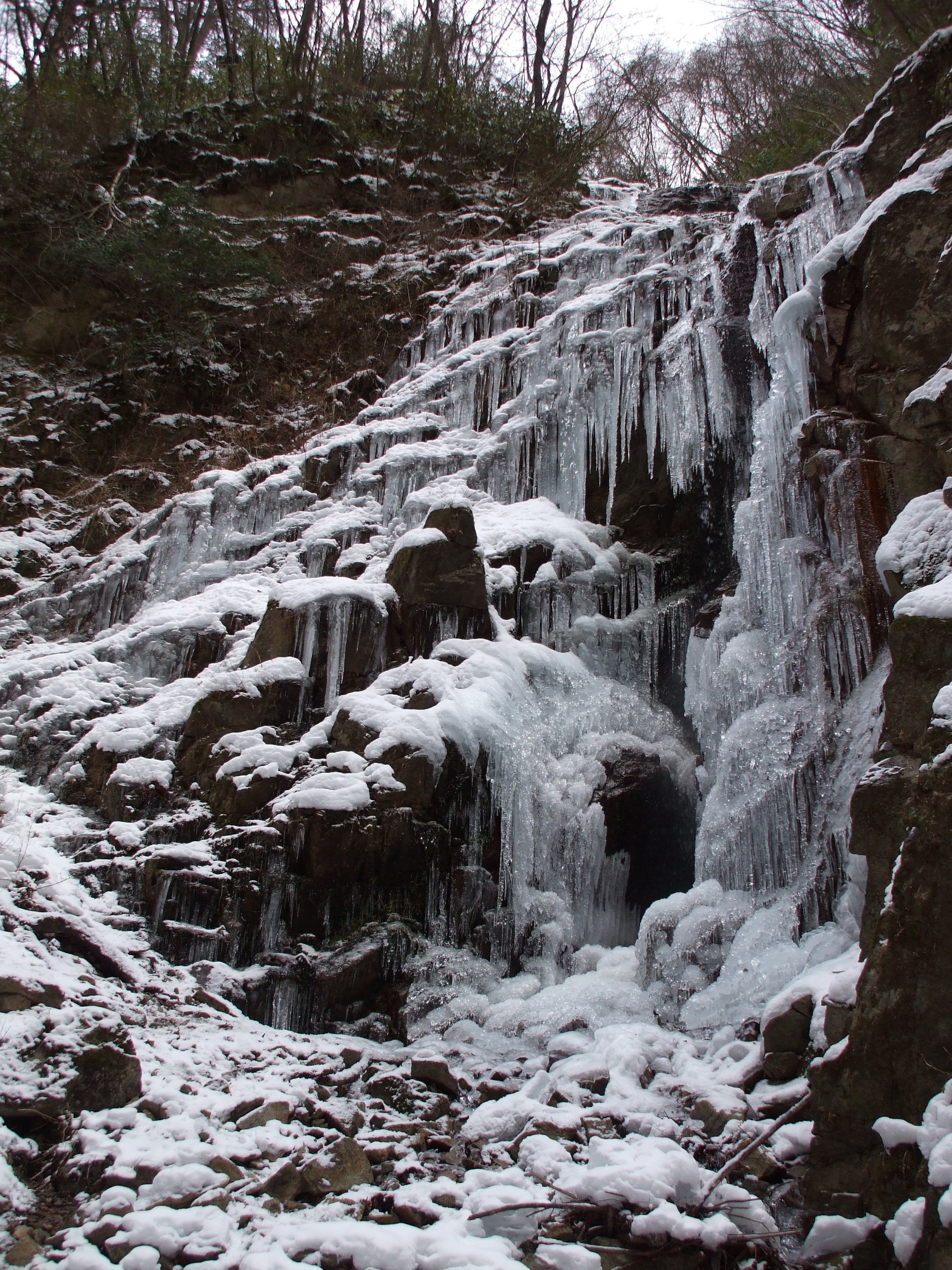 FrozenWaterFall1