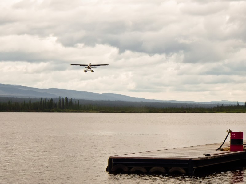 Pilatus PC-6 Porter - Mackenzie River