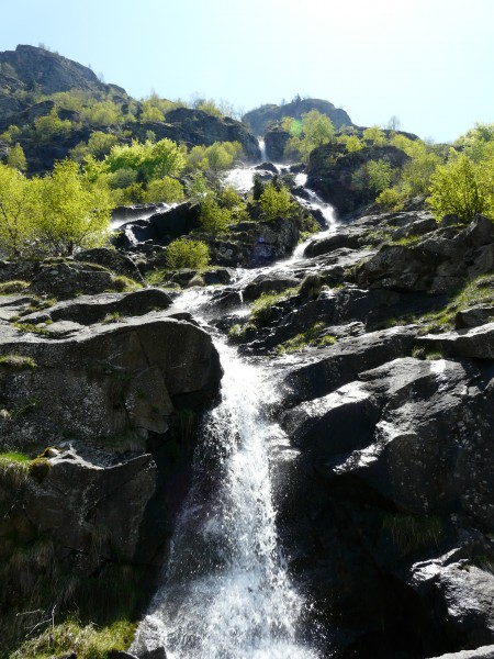 Ruisseau de Pouyboucou Gèdre cascade D176 (1)