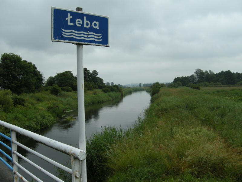 Rzeka Łeba, widok z mostu. Polska