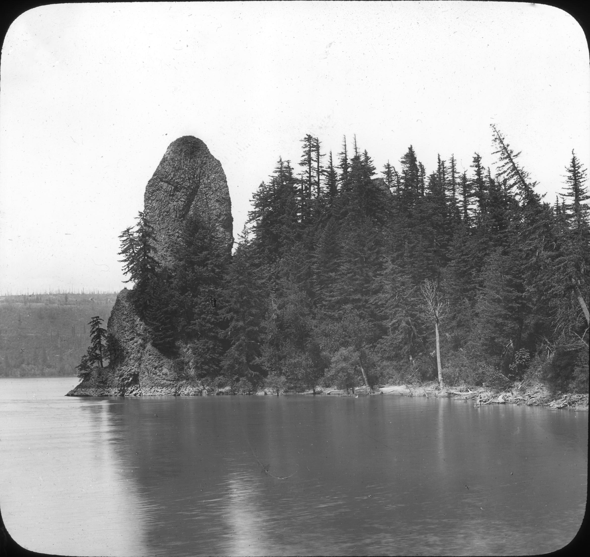Rooster Rock on the Columbia River (3679698802)