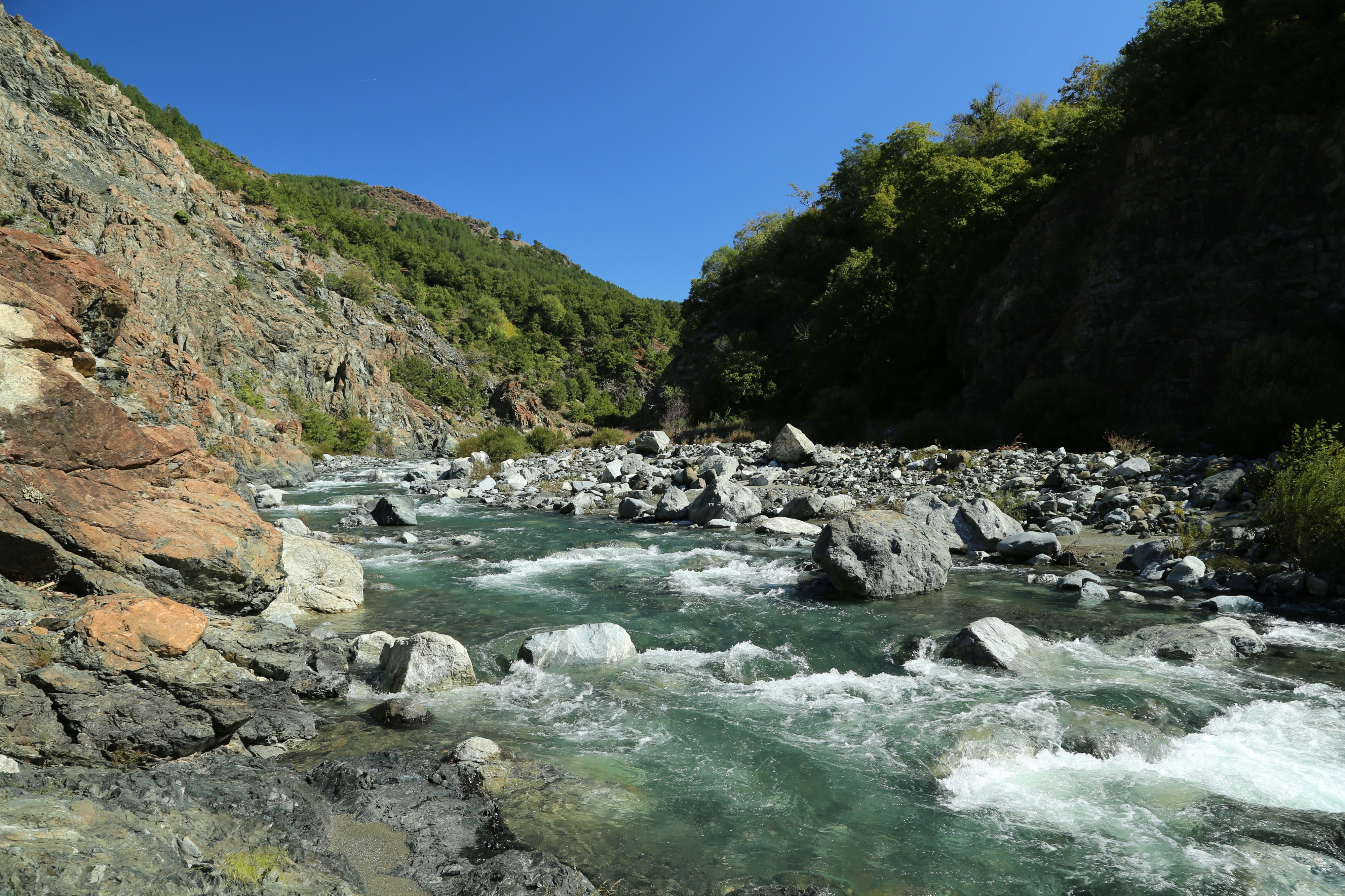 2013-10-03 SH5, Albania 0452