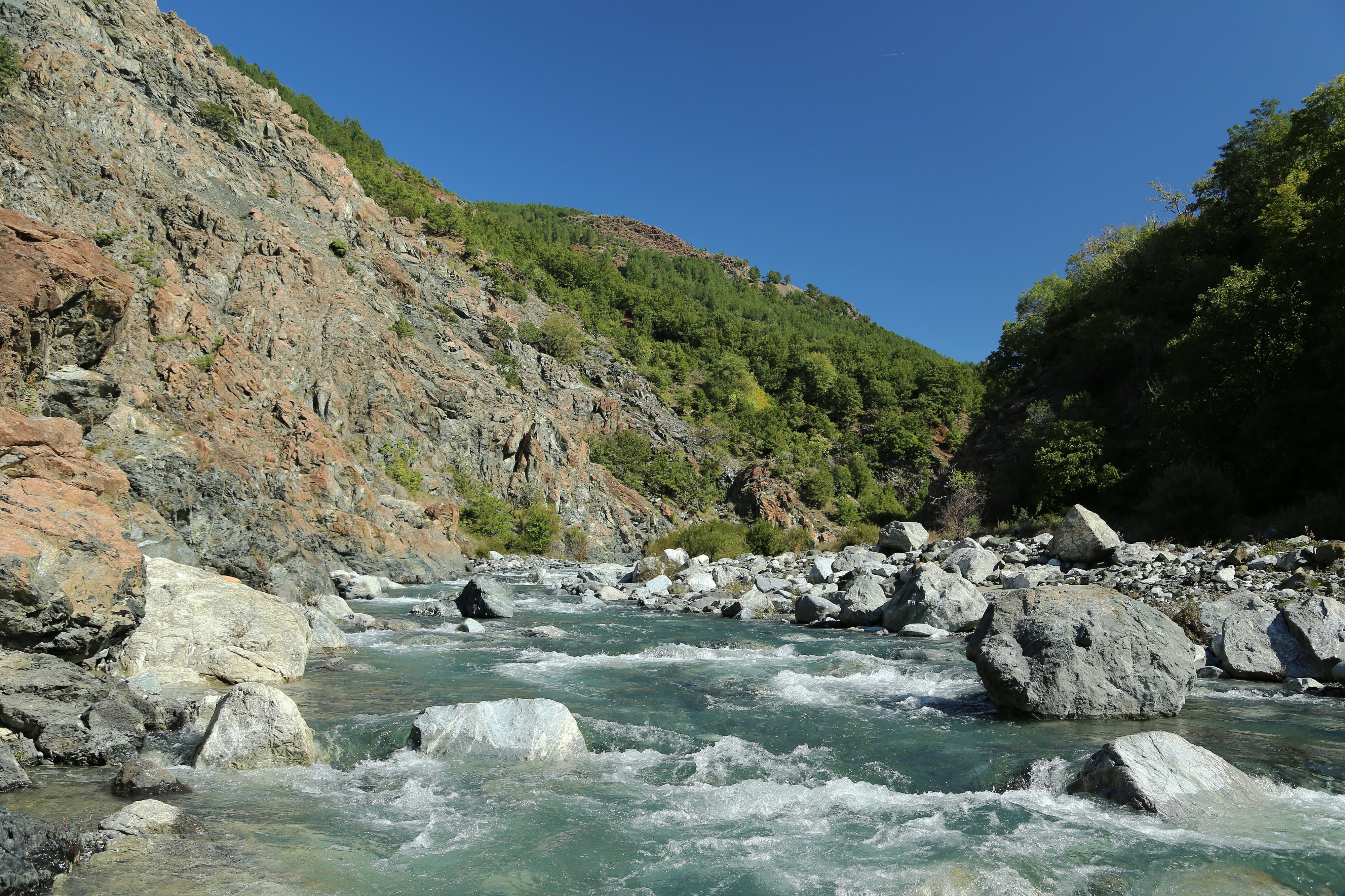 2013-10-03 SH5, Albania 0465