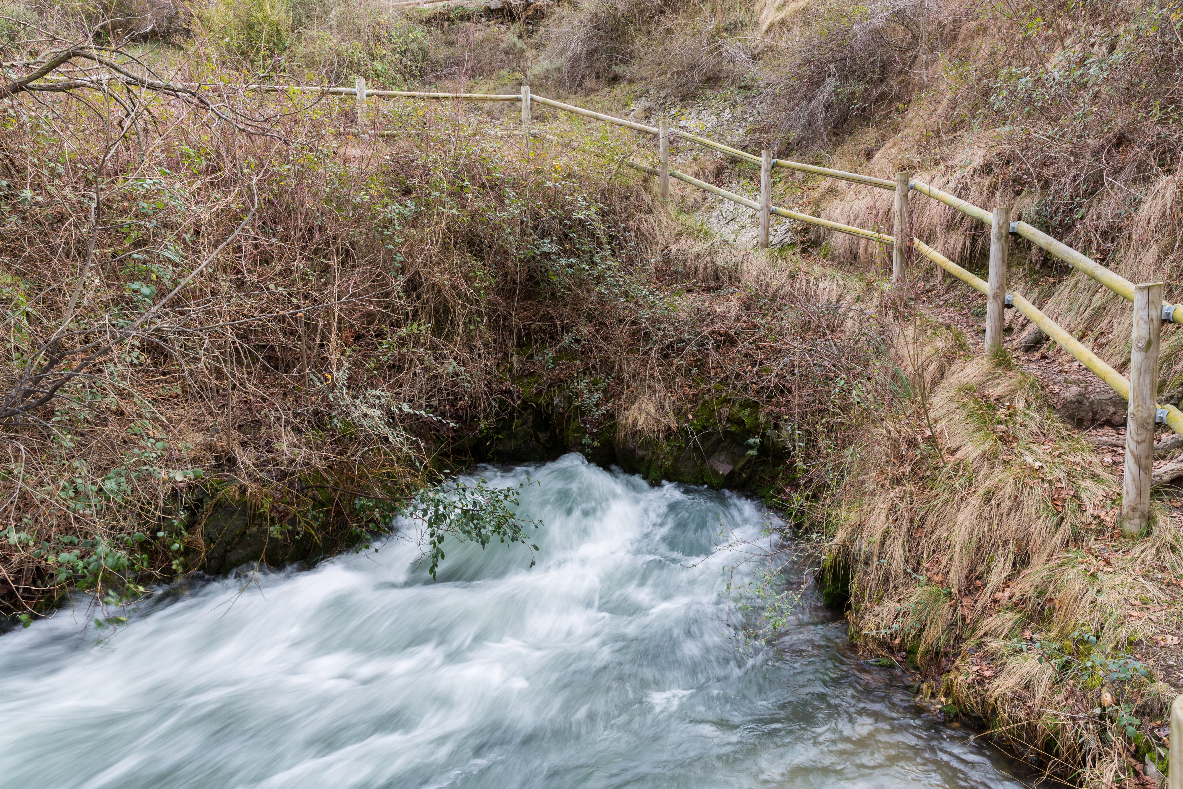 Nacimiento del río Queiles, Vozmediano, Soria, España, 2015-01-02, DD 001