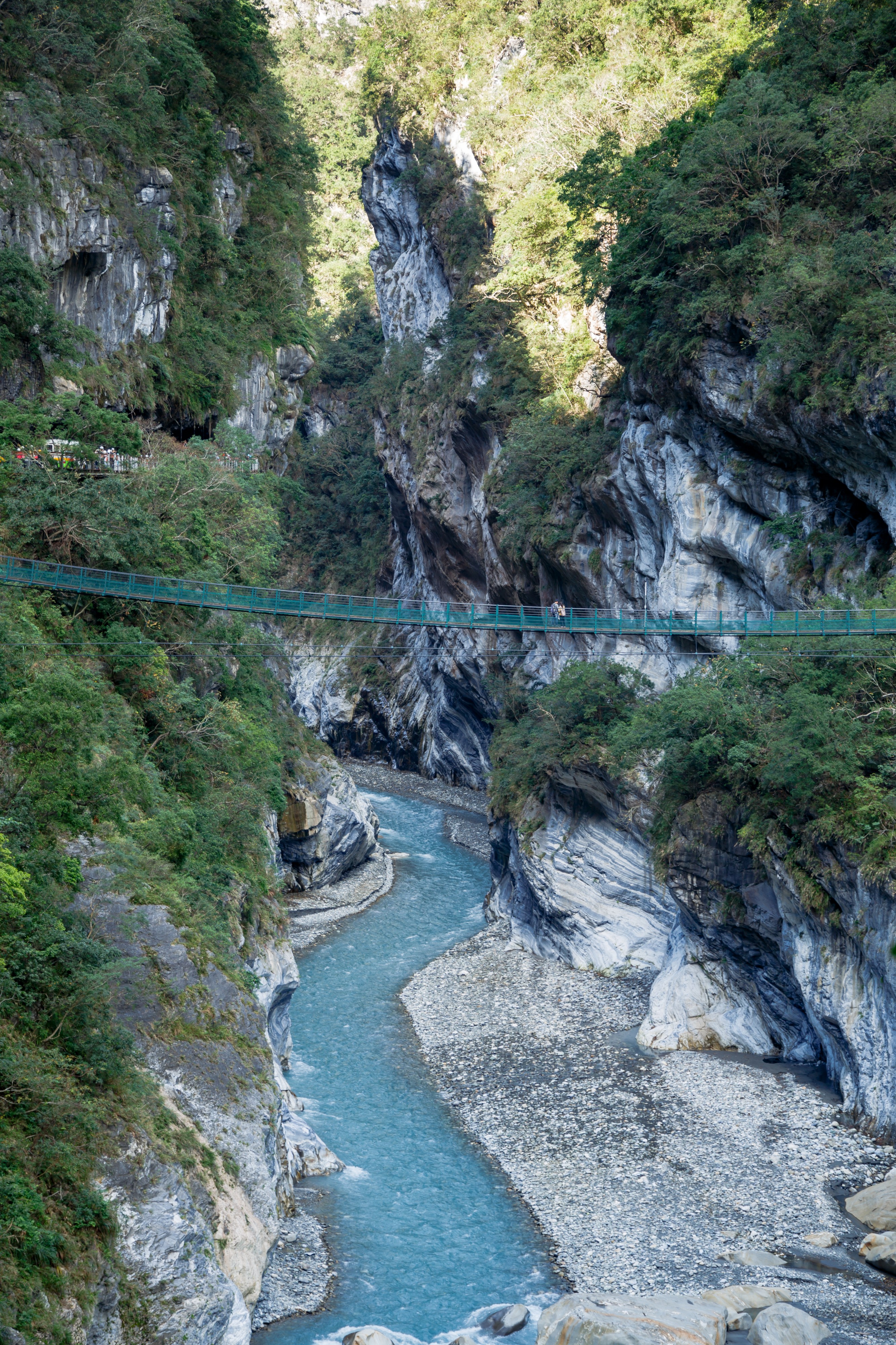 Taroko-Gorge Hualien Taiwan Swallow-Grotto-01