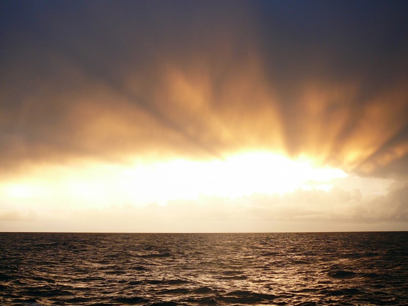 CSIRO ScienceImage 8210 Sunset over the Tasman Sea