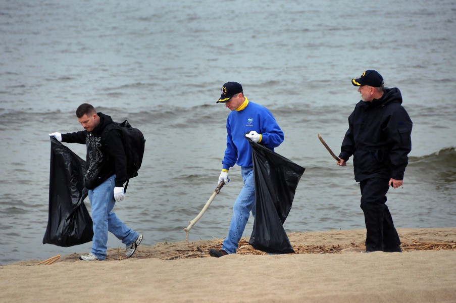 US Navy 100505-N-9917S-014 Sailors assigned to the guided-missile cruiser USS Vicksburg (CG 69) and the Lithuanian navy clean the Melrange Municipality beach in Klaipeda, Lithuania