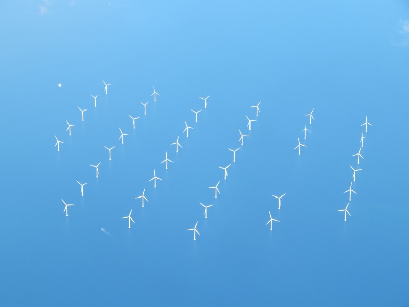 Windfarm off the Kent coast (26339012935)