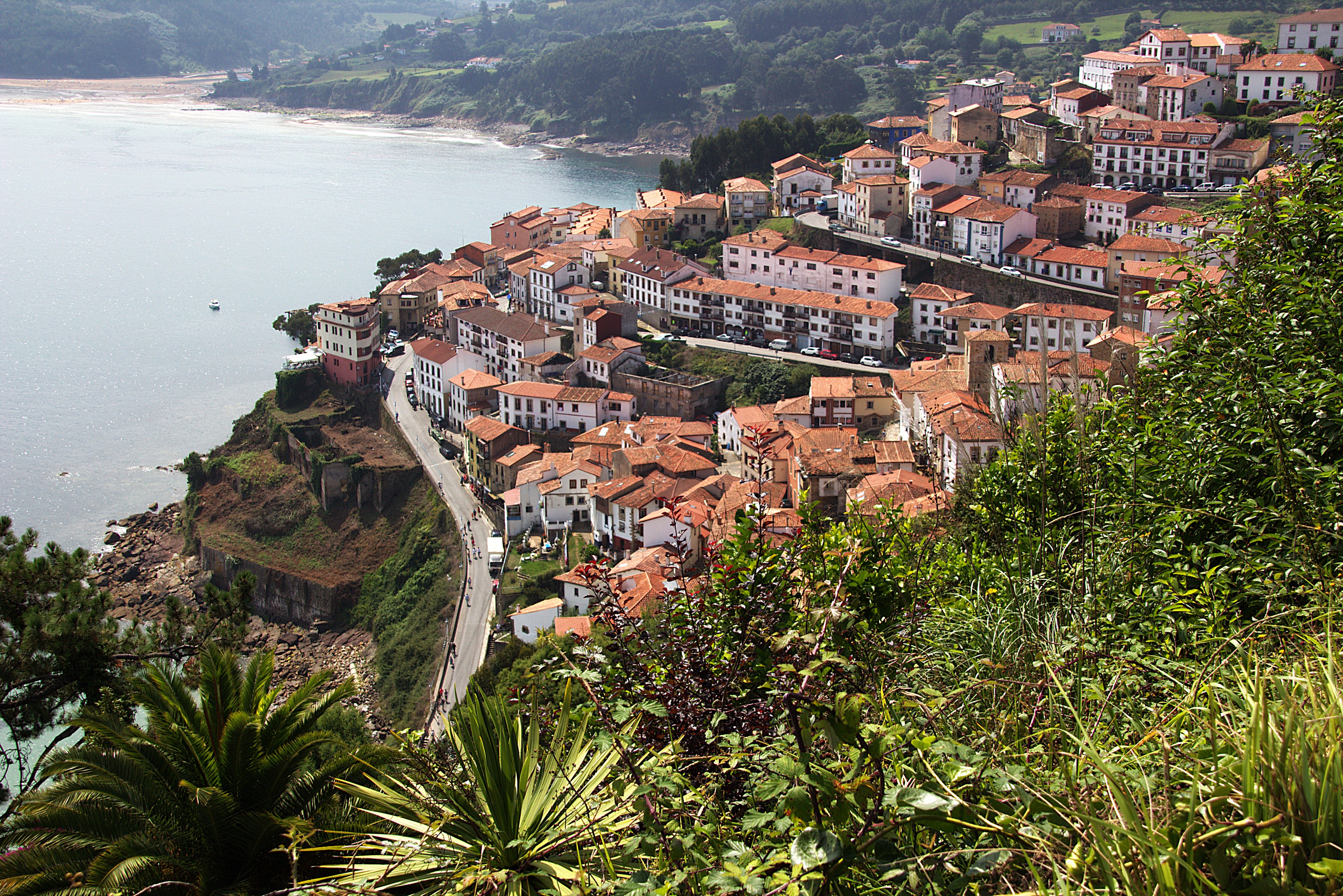 Lastres (28993068703)