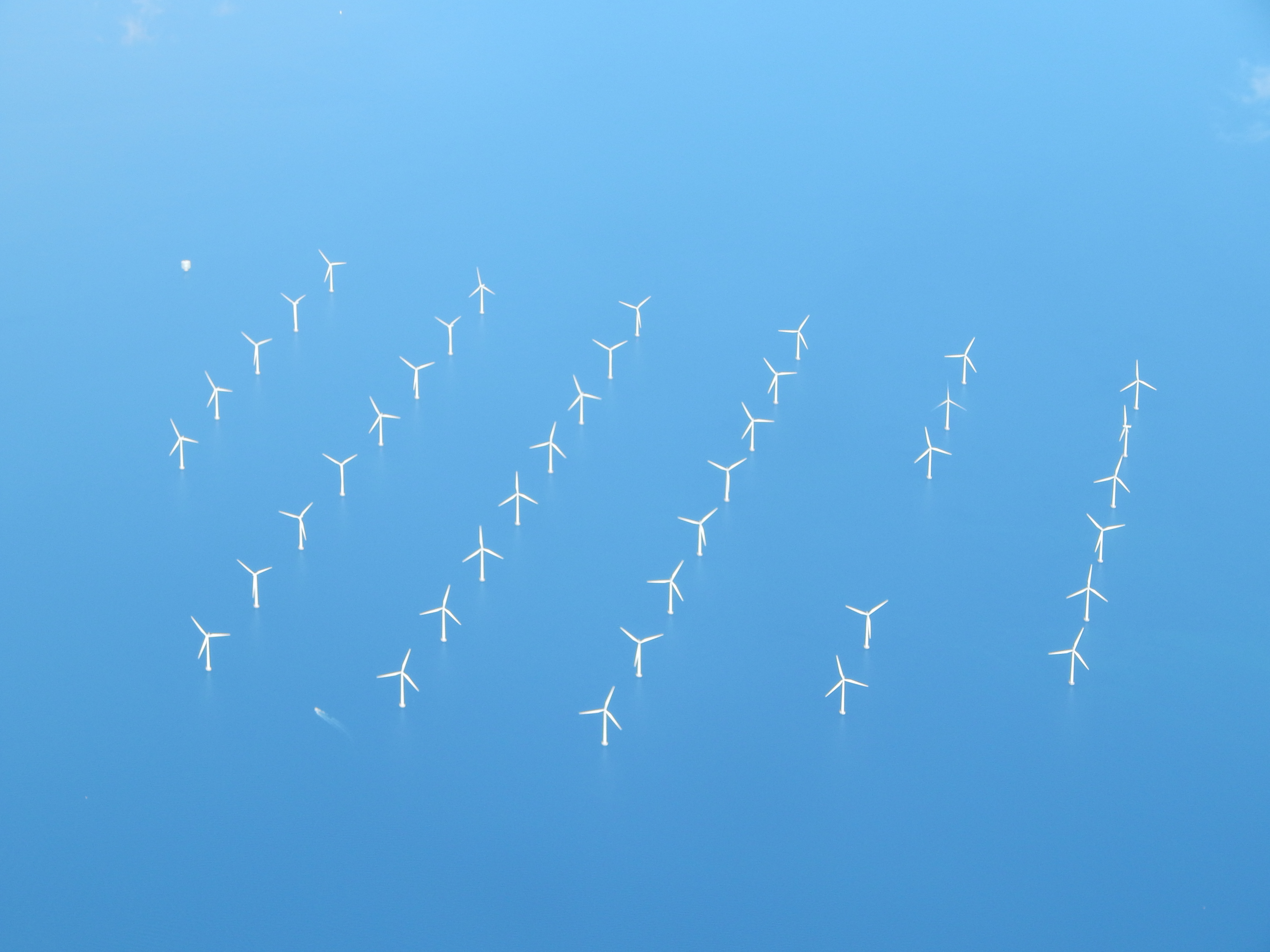 Windfarm off the Kent coast (26339012935)