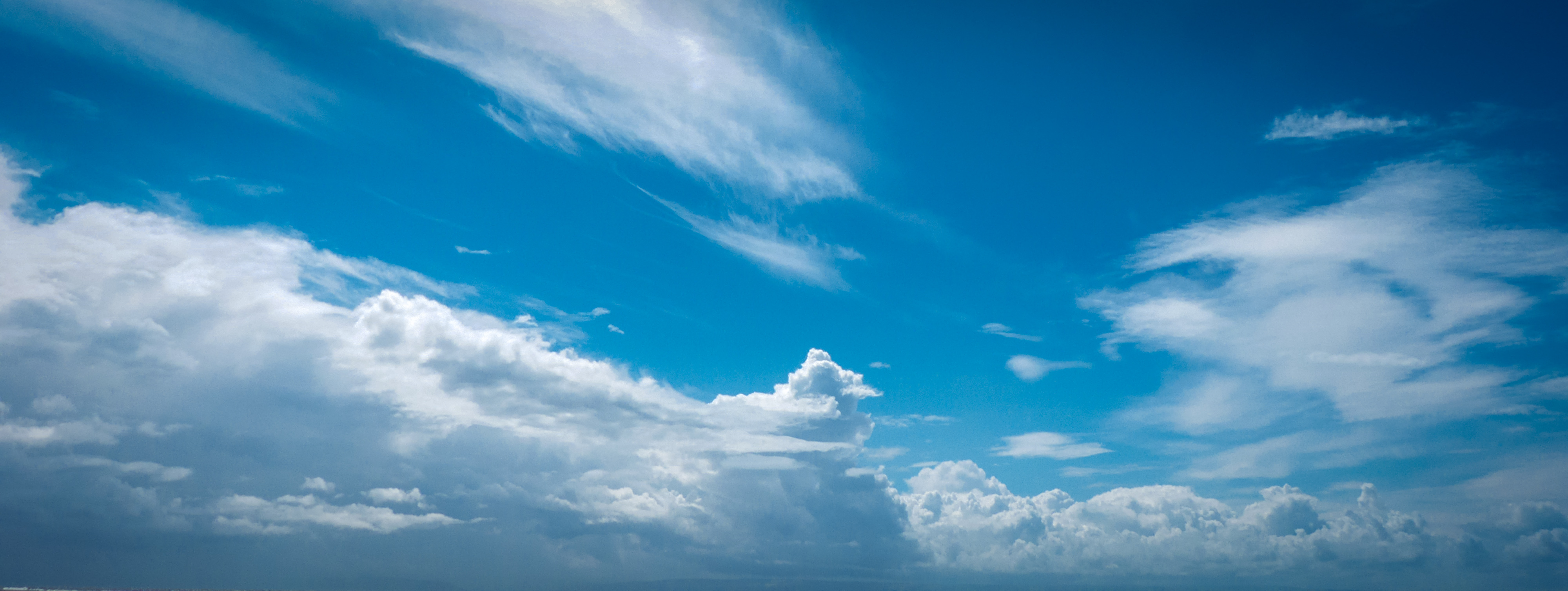 Cirrus, cumulus congestus and cumulus mediocris (1)
