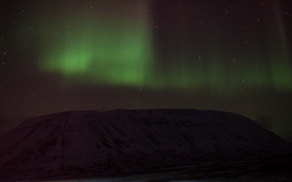 Aurora over Svalbard4