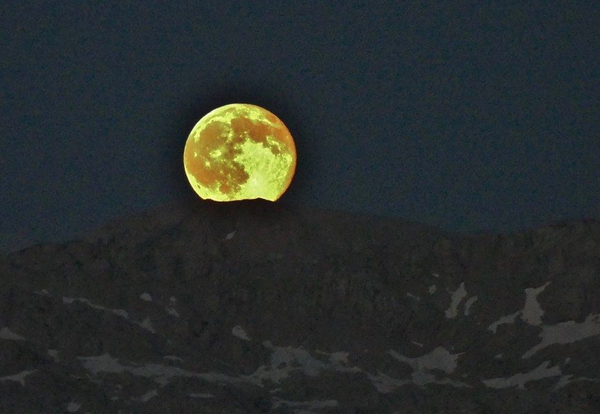 Mondaufgang über dem Hochplateau des Steinernes Meers, Mond