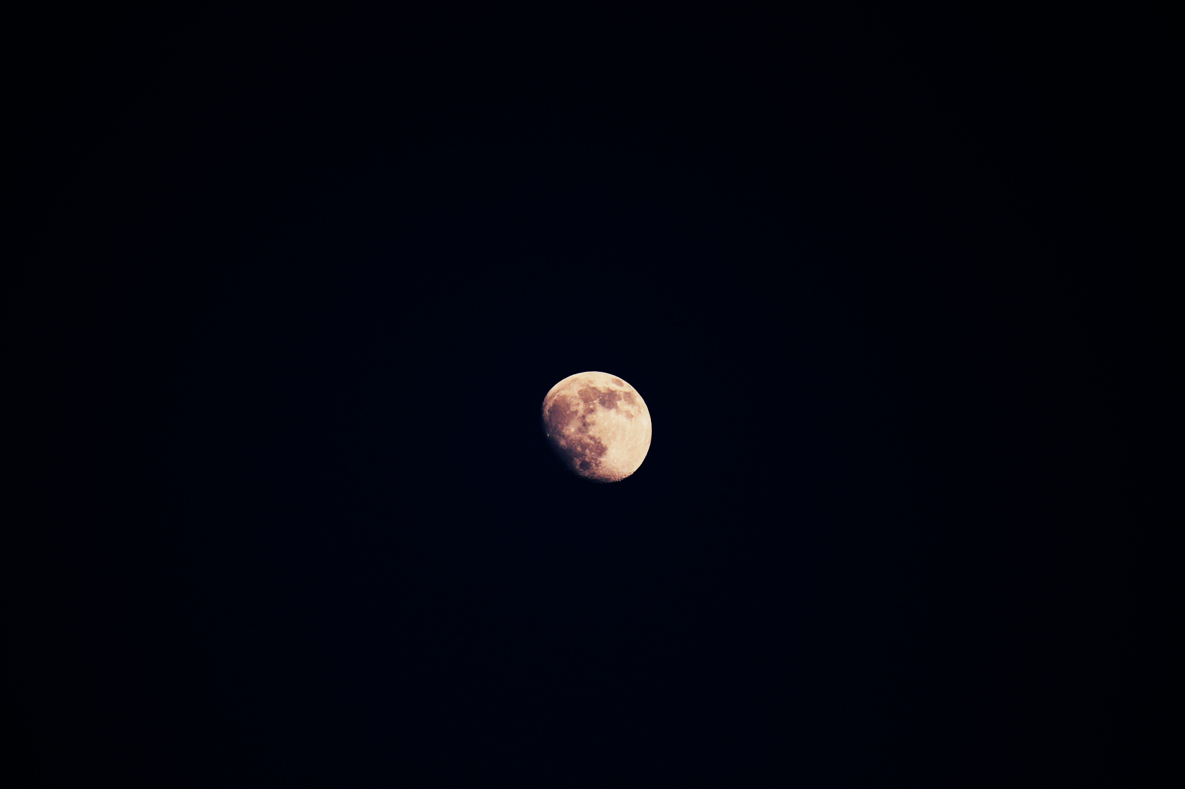 Red moon.