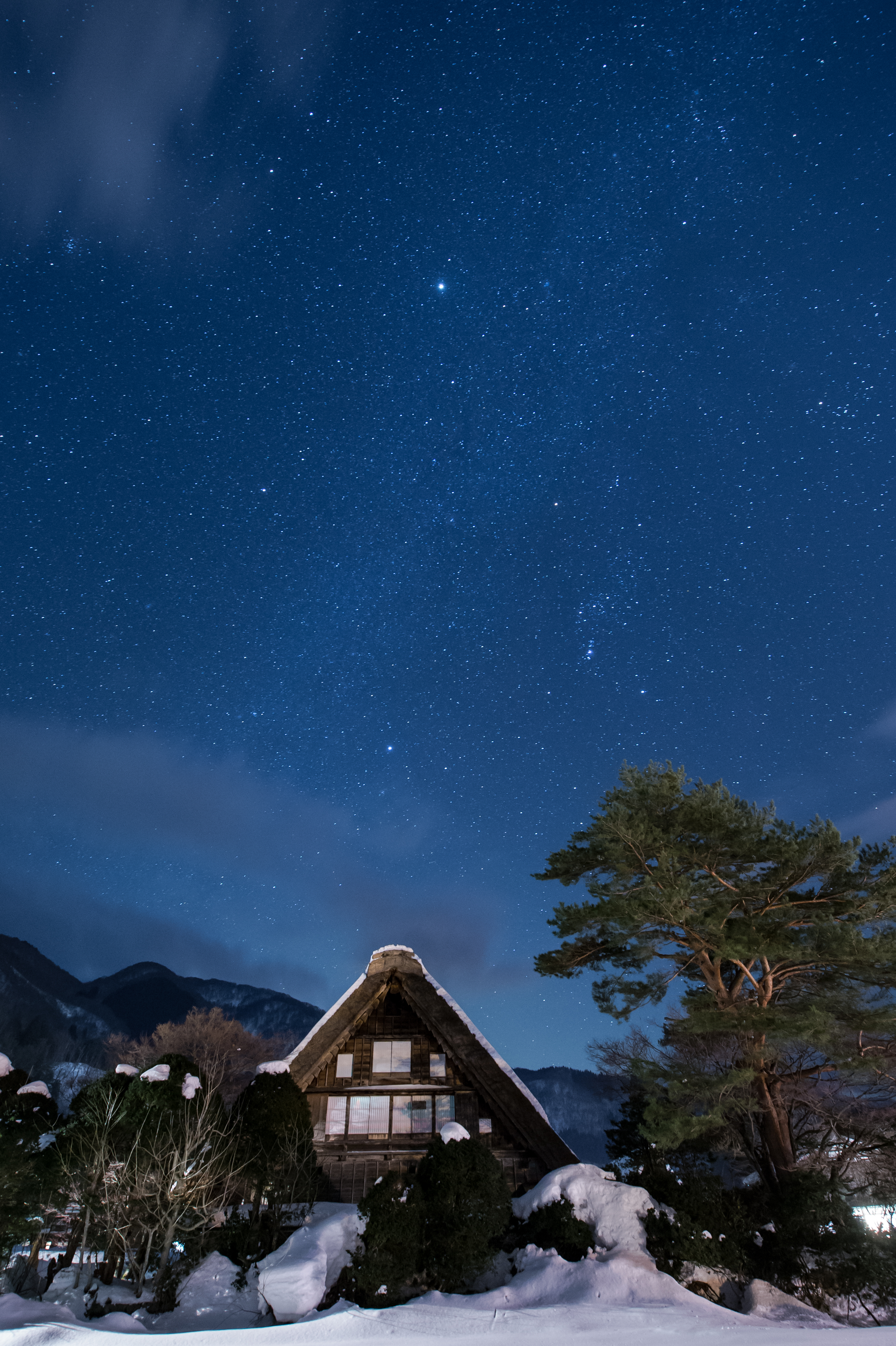Stars in Shirakawago (12704989955)