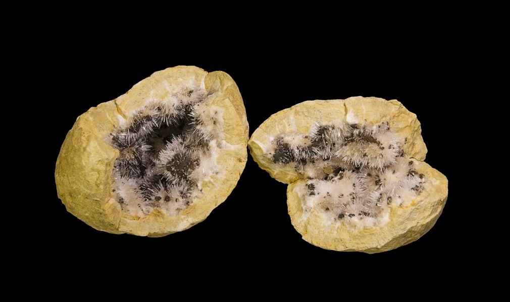 Aragonite Kutnohorite