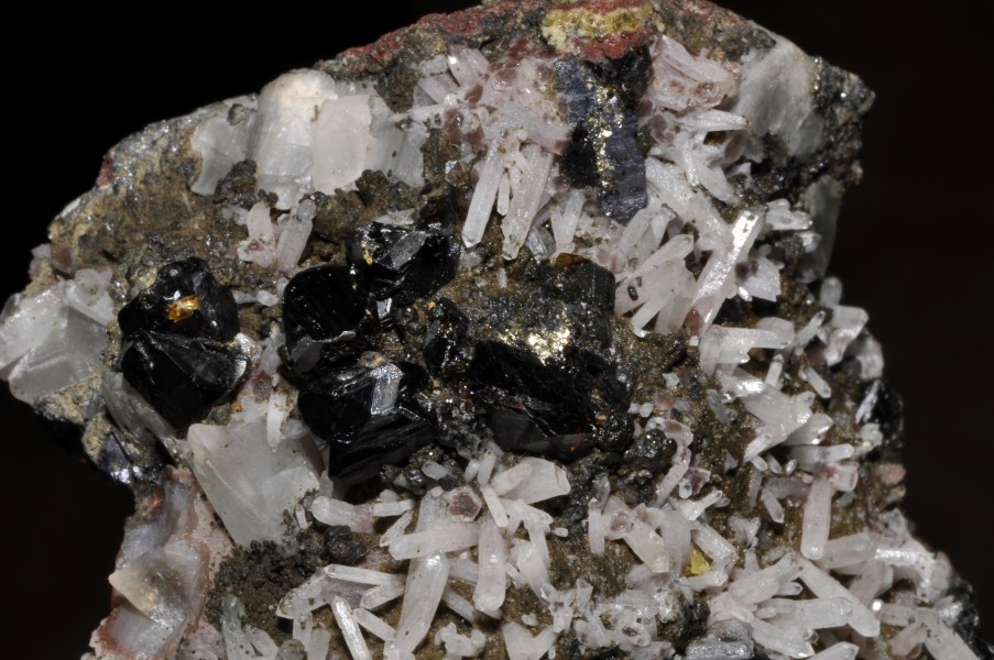 Calcite, galène, pyrite et quartz 2