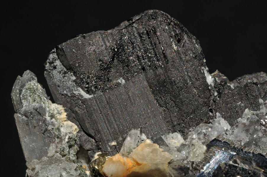 Wolframite, arsénopyrite, quartz, calcite (Chine) 2 