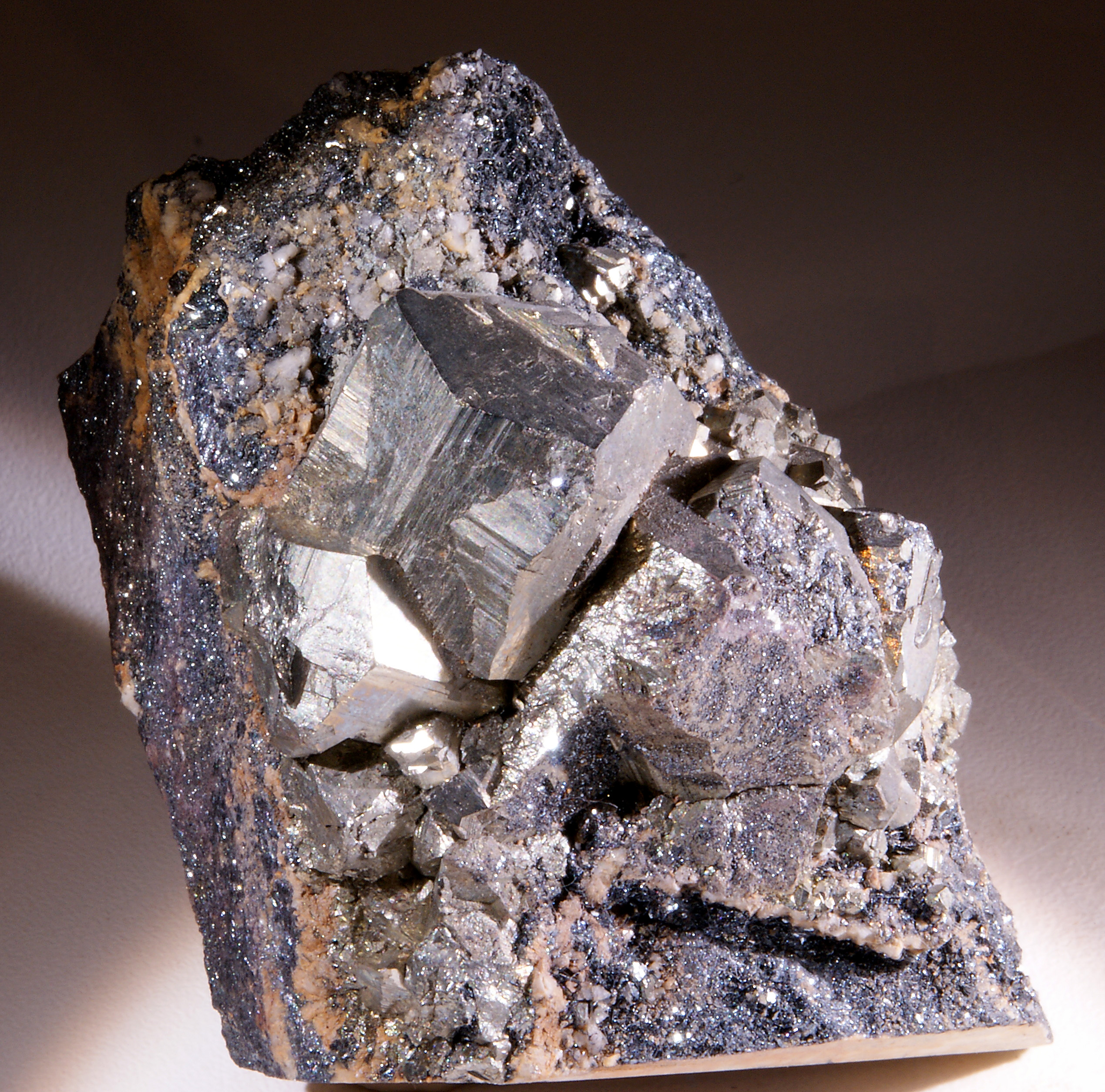Pyrite macle