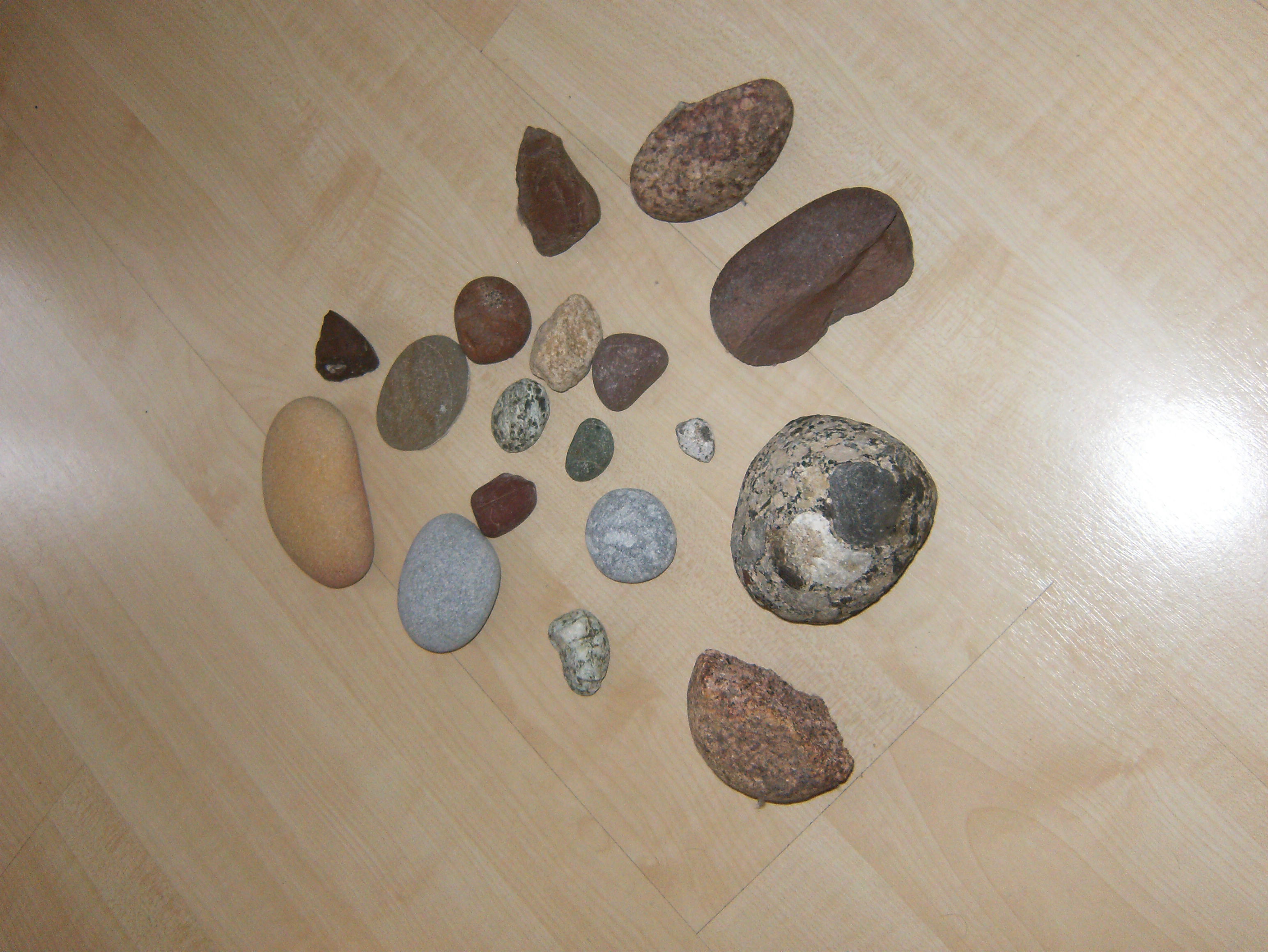 Round pebbles 2492