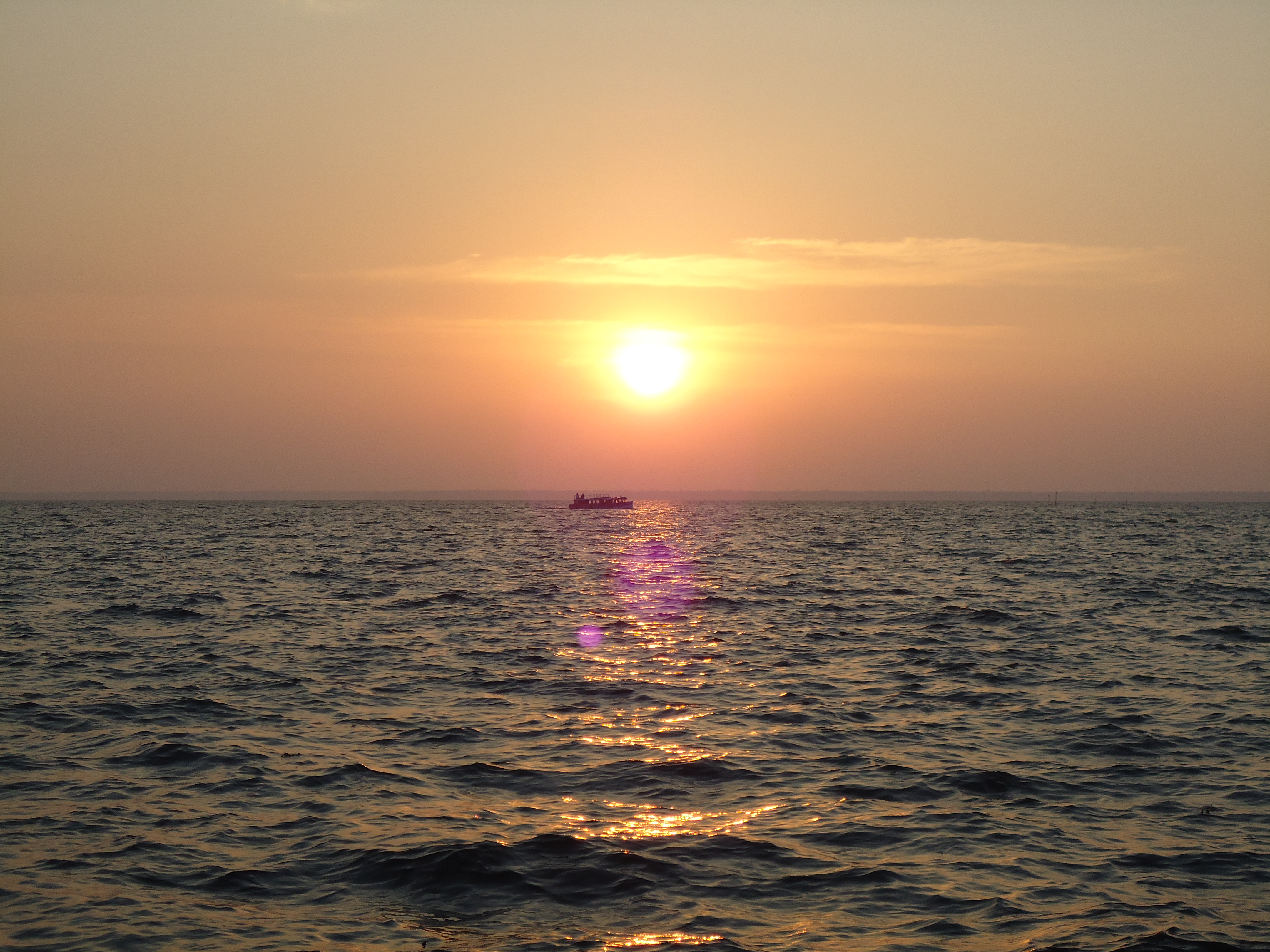 Crimson sunset,kumarakom,kerala - panoramio
