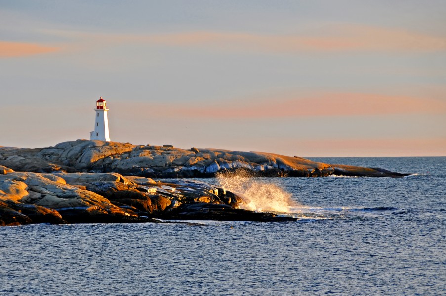 Lighthouse DSC 1508 - Peggy's Cove (2243253206)