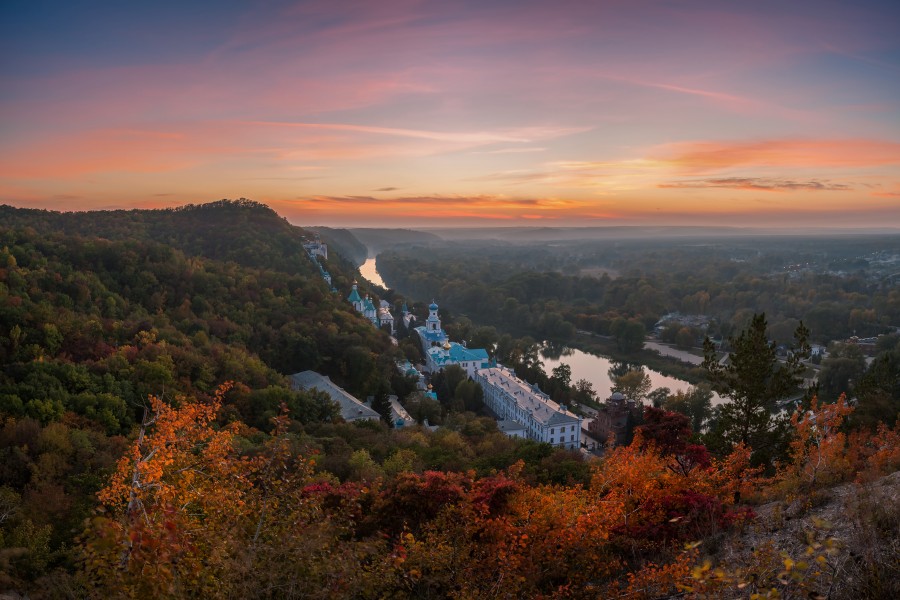 Svyatogorsk autumn sunset