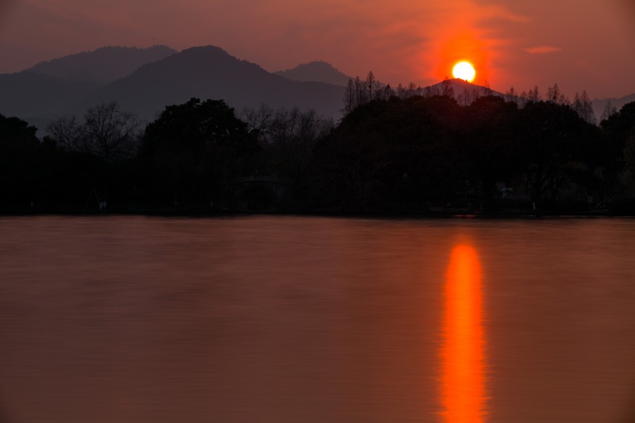 West Lake (Hangzhou) sunset 2016 January