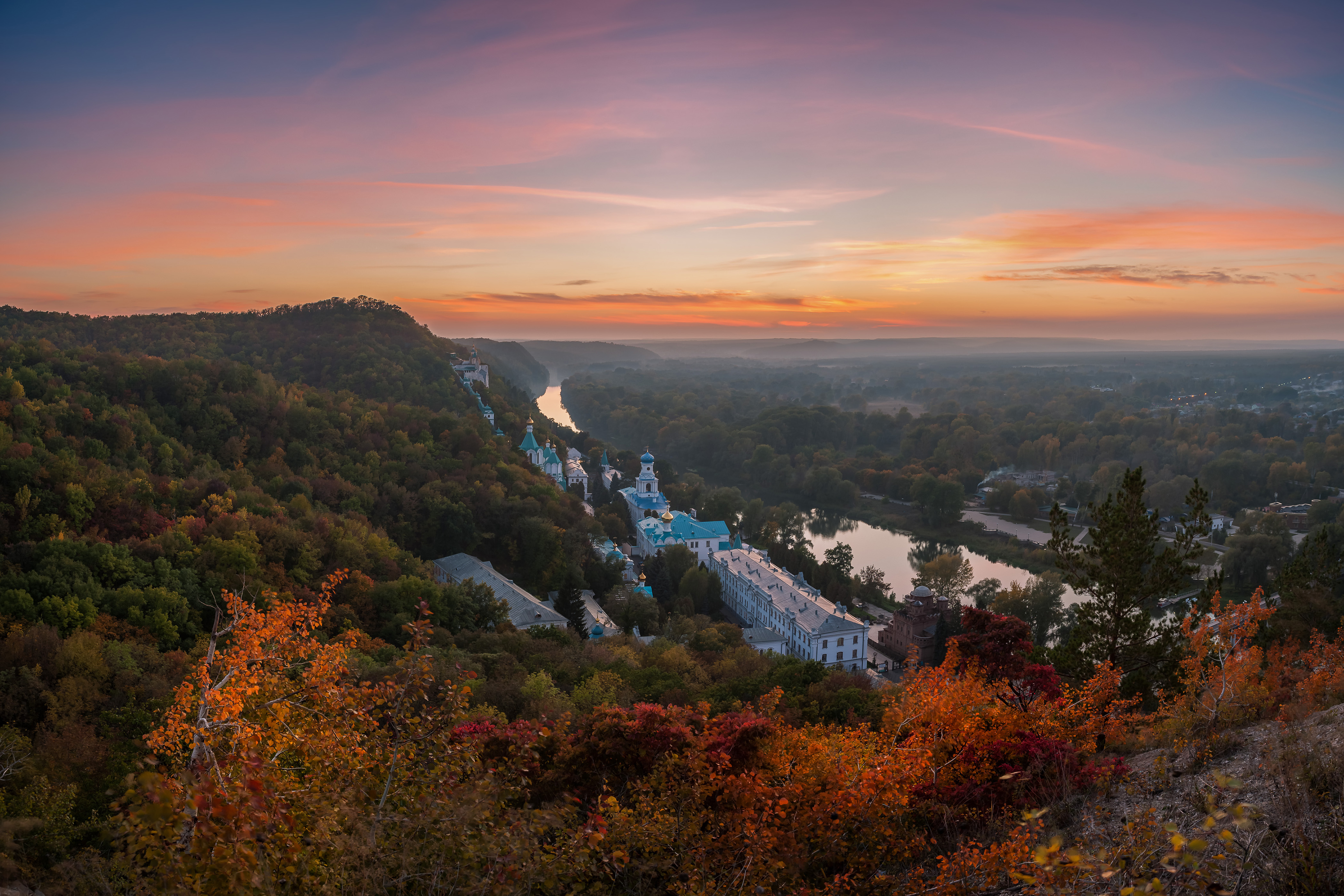 Svyatogorsk autumn sunset