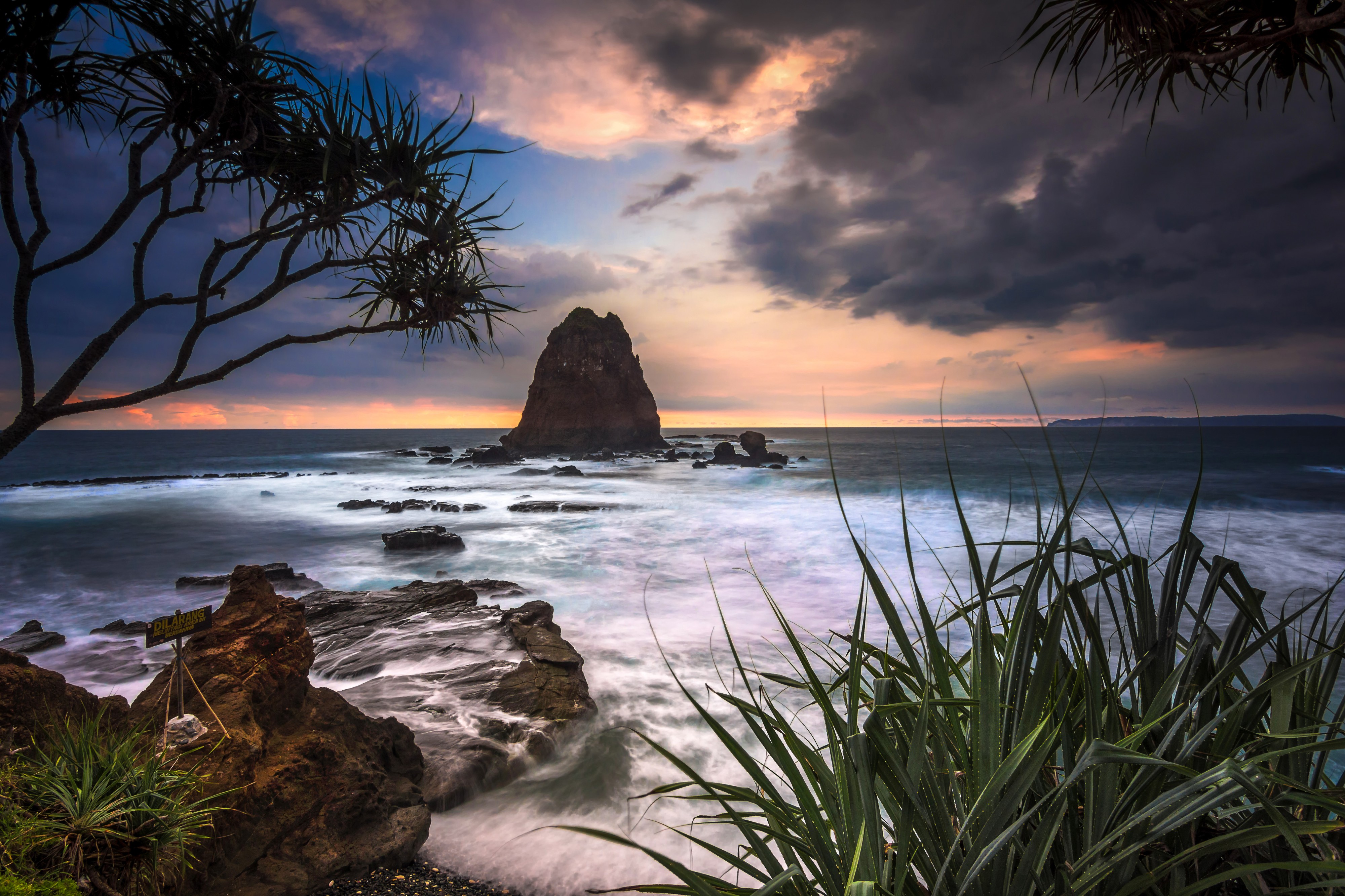 Sunset papuma beach