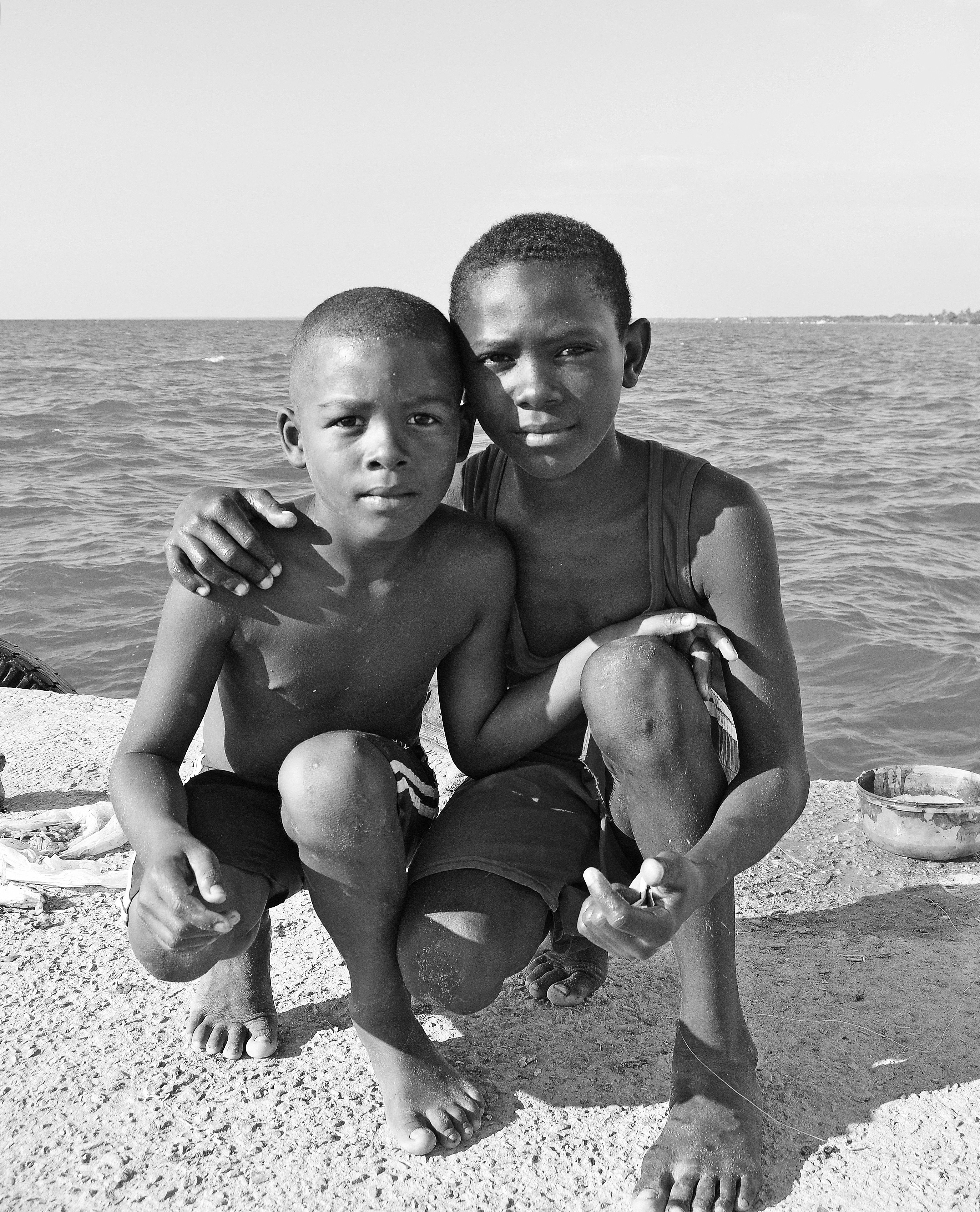 Niños pescadores en Tolú
