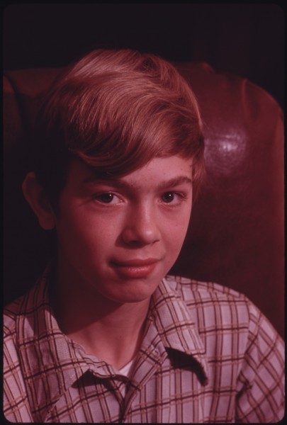 CLOSEUP OF MICHAEL GIPSON, 14, SON OF MR. AND MRS. WAYNE GIPSON WHO LIVE NEAR GRUETLI, TENNESSEE, NEAR CHATTANOOGA.... - NARA - 556606