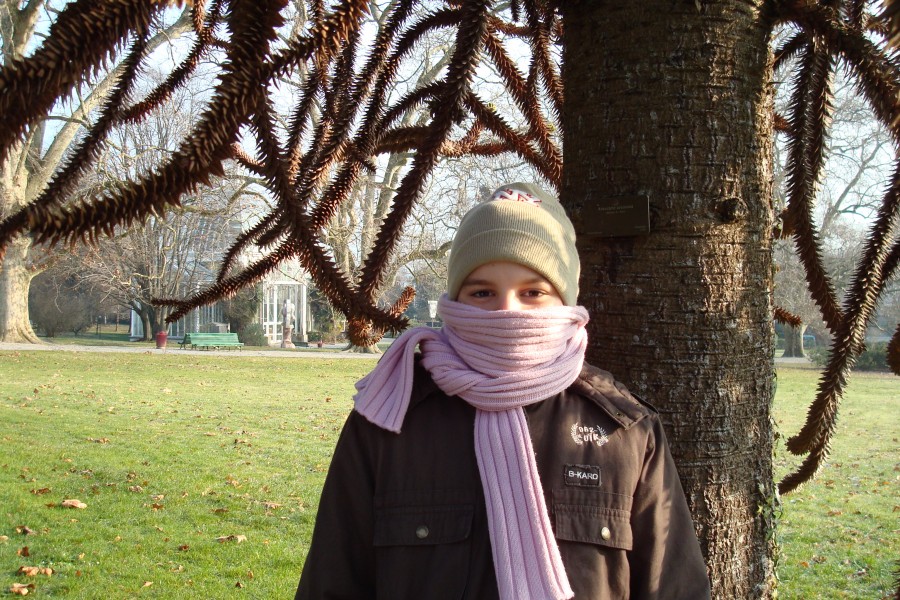Enfant en hivers au Jardin botanique de Genève 04