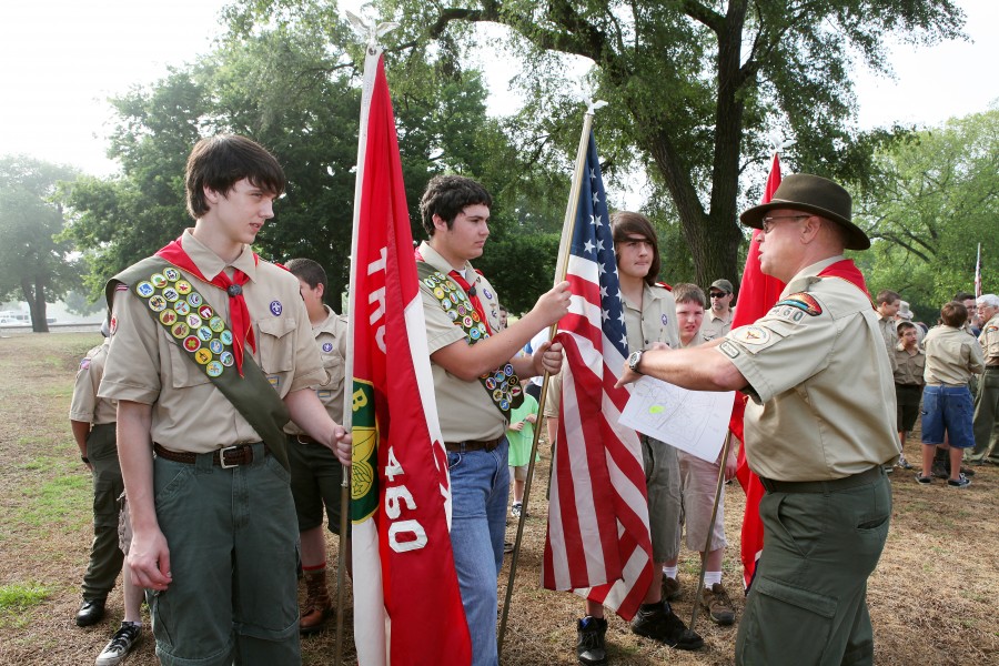 FEMA - 44431 - Boy scouts Place Flags at Tennesse National Memorial Cemetery