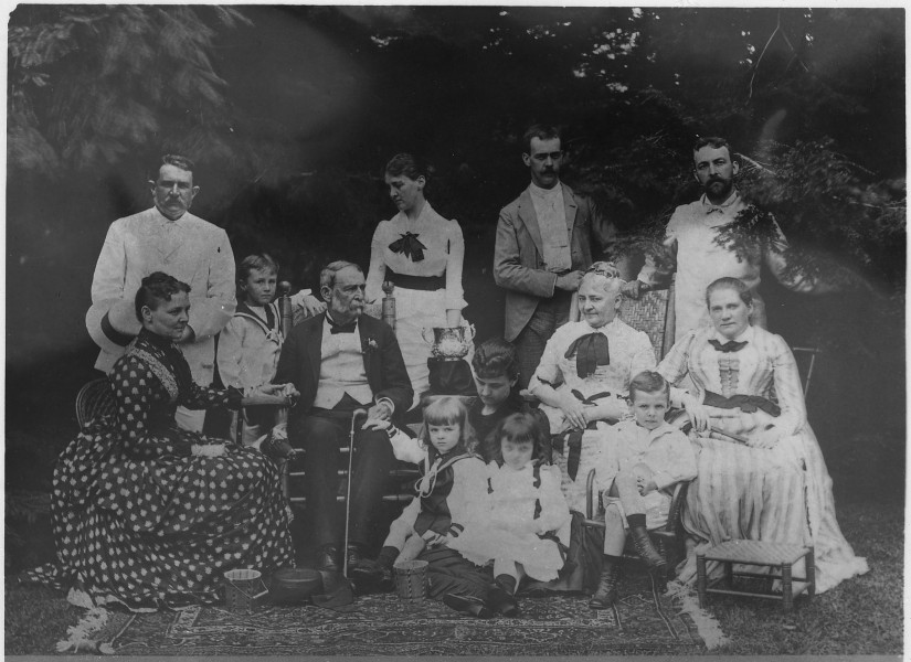 Franklin D. Roosevelt in a family portait at Algonac in Newburgh, New York - NARA - 196986